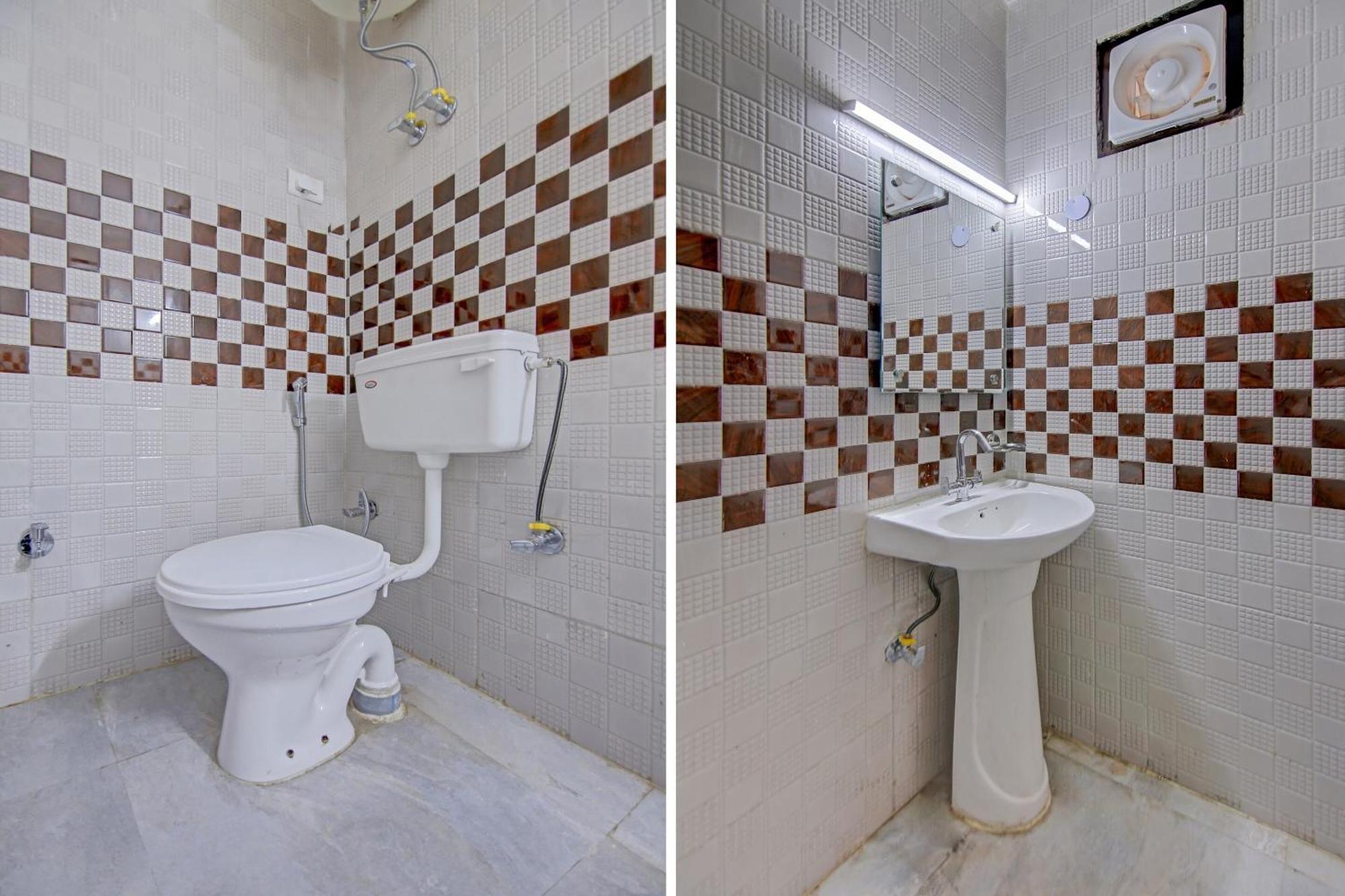 Town House Saket Residency Hotel
