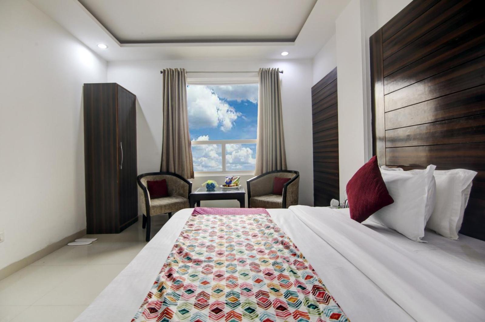 Hotel Devrana Delhi Airport