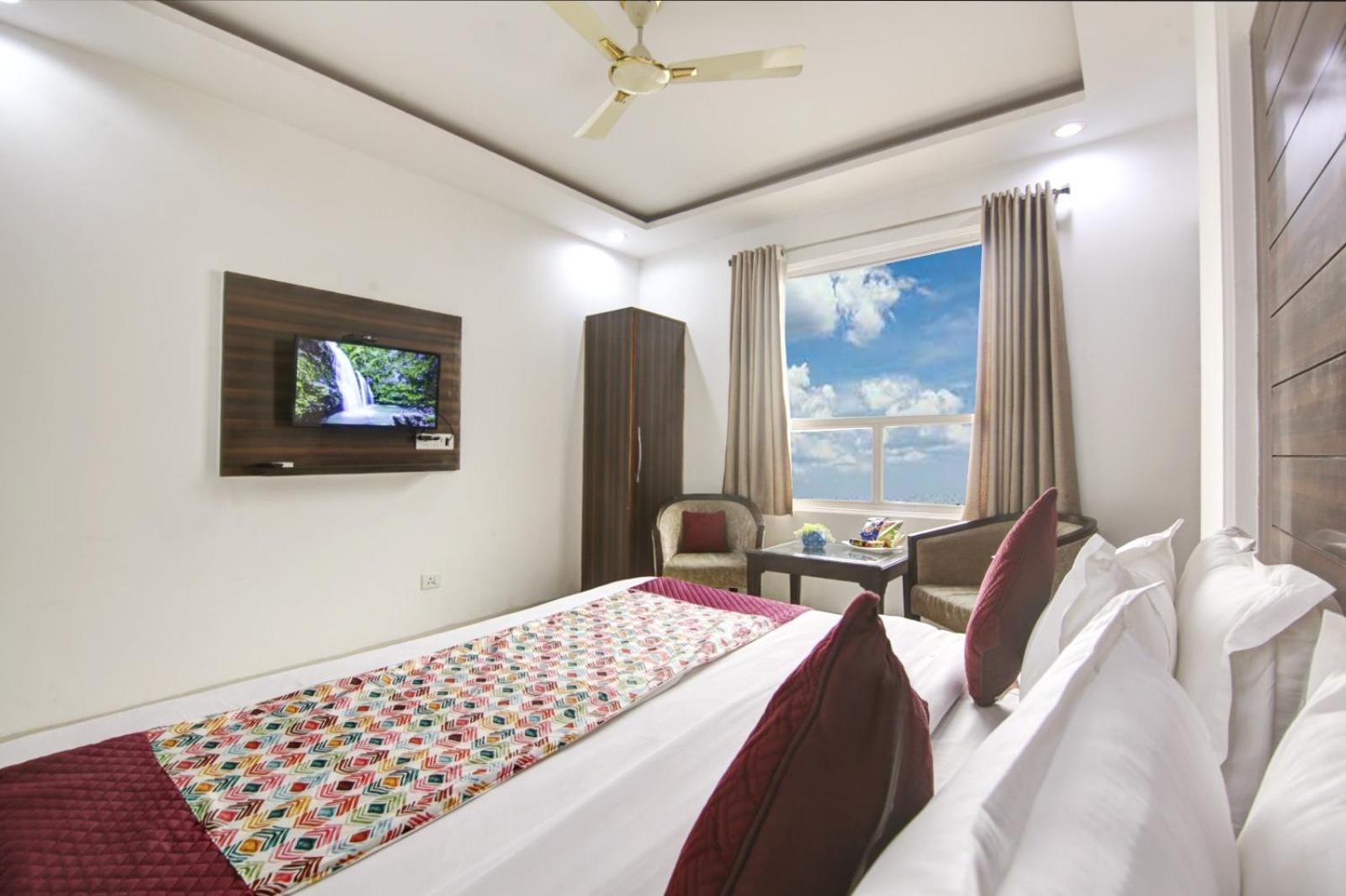 Devrana Delhi Airport 3*