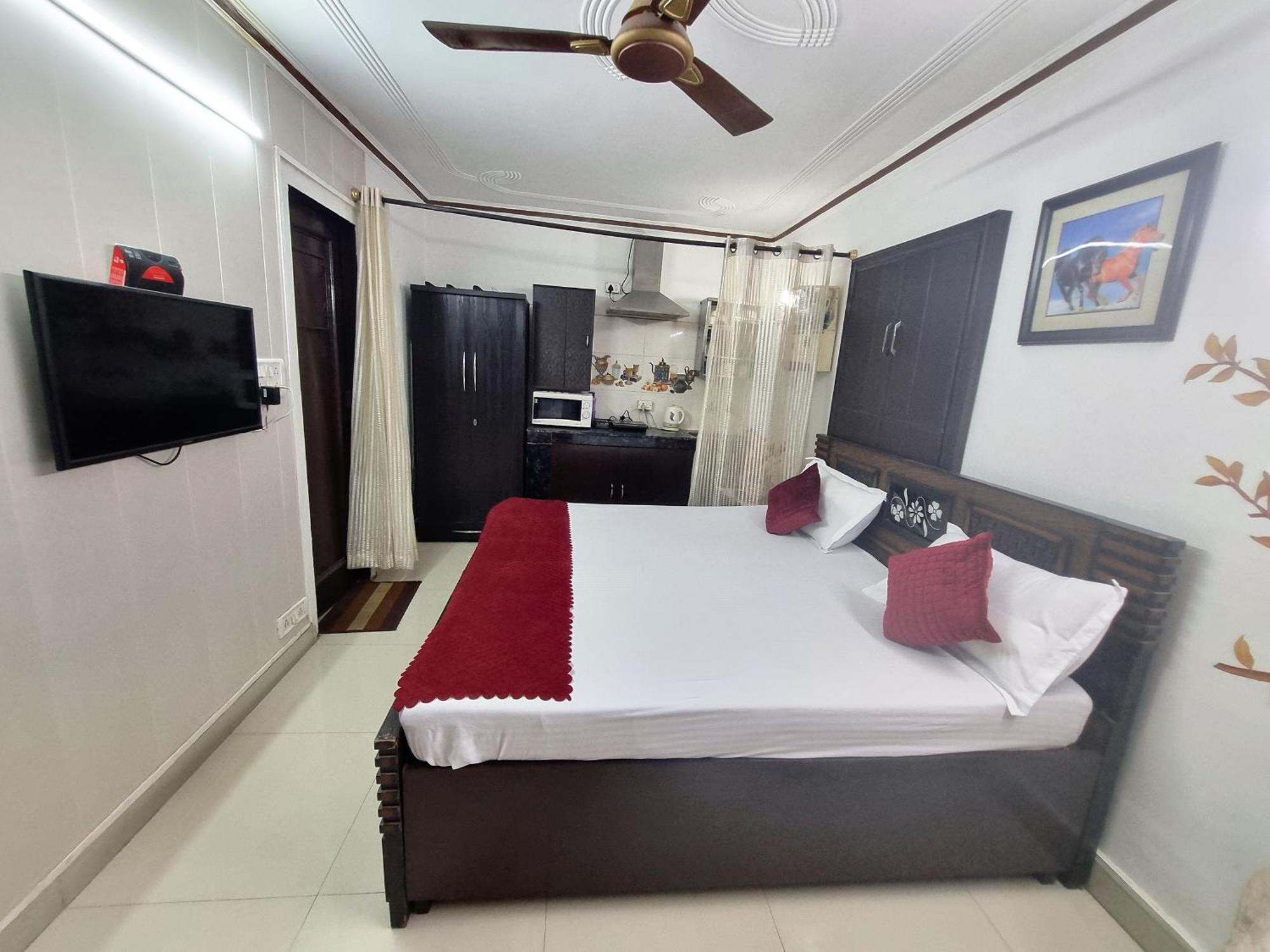 Apartment Peaceful With Kitchen New Delhi