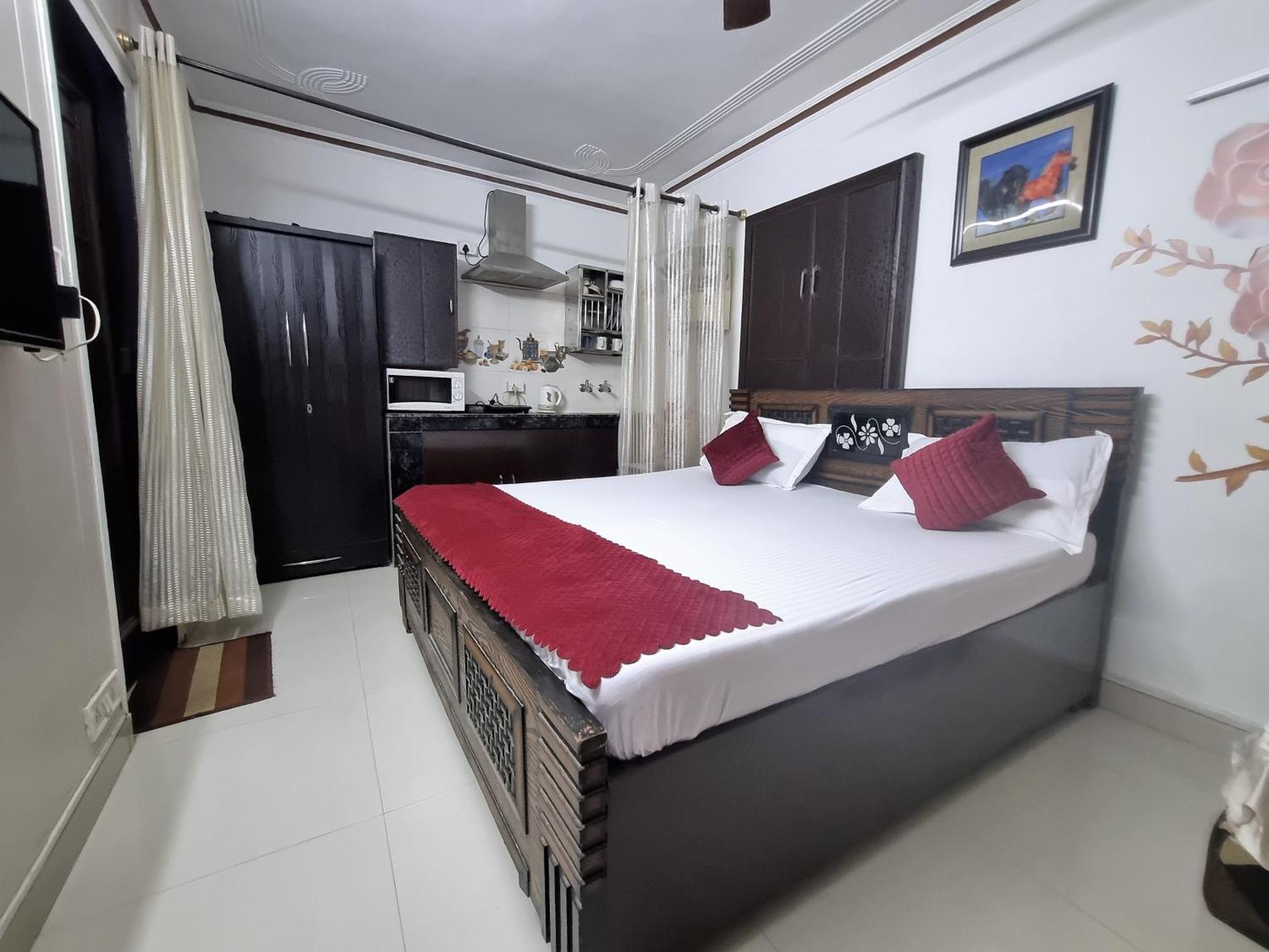 Peaceful With Kitchen New Delhi