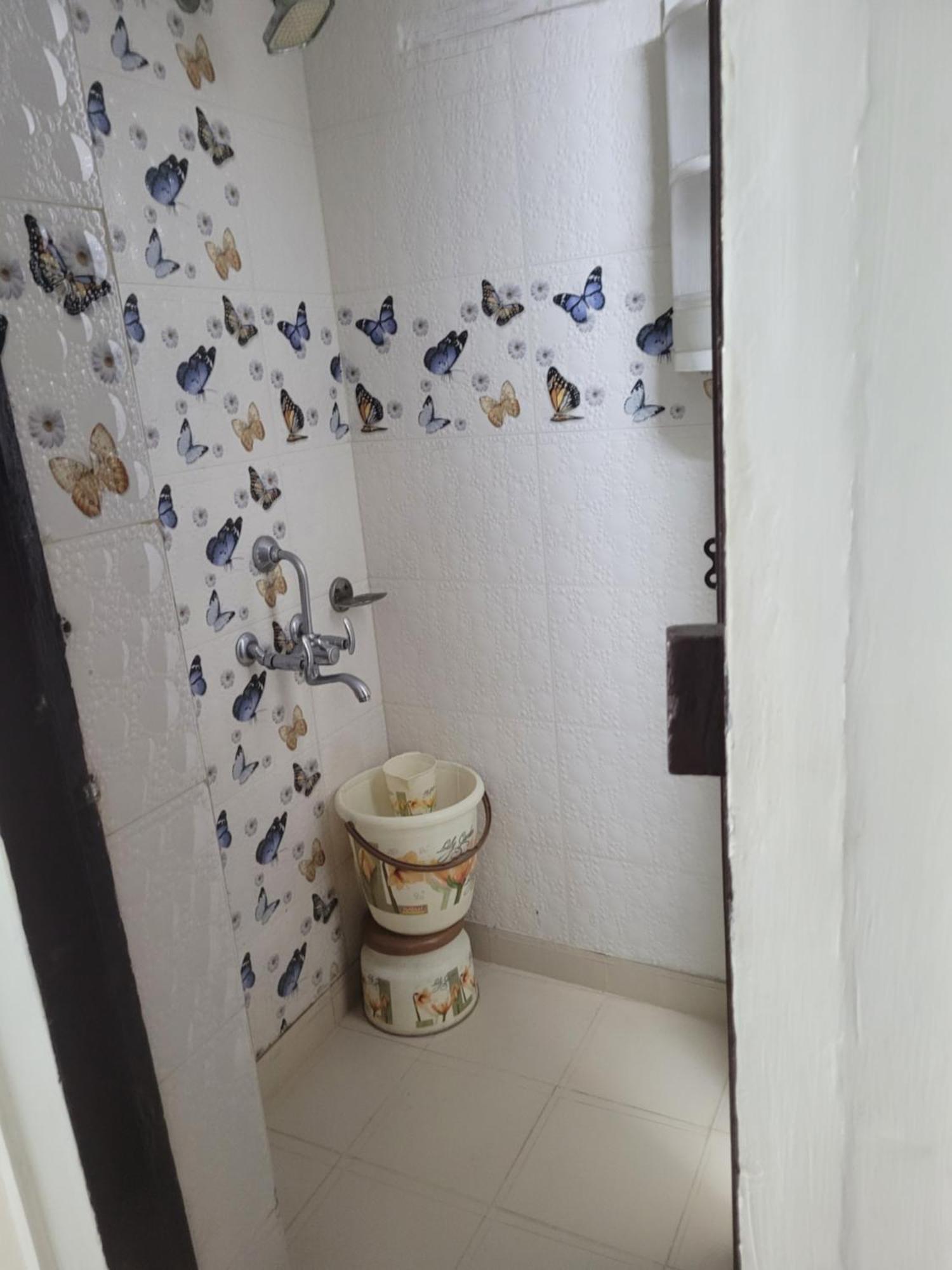 Apartment Peaceful With Kitchen New Delhi