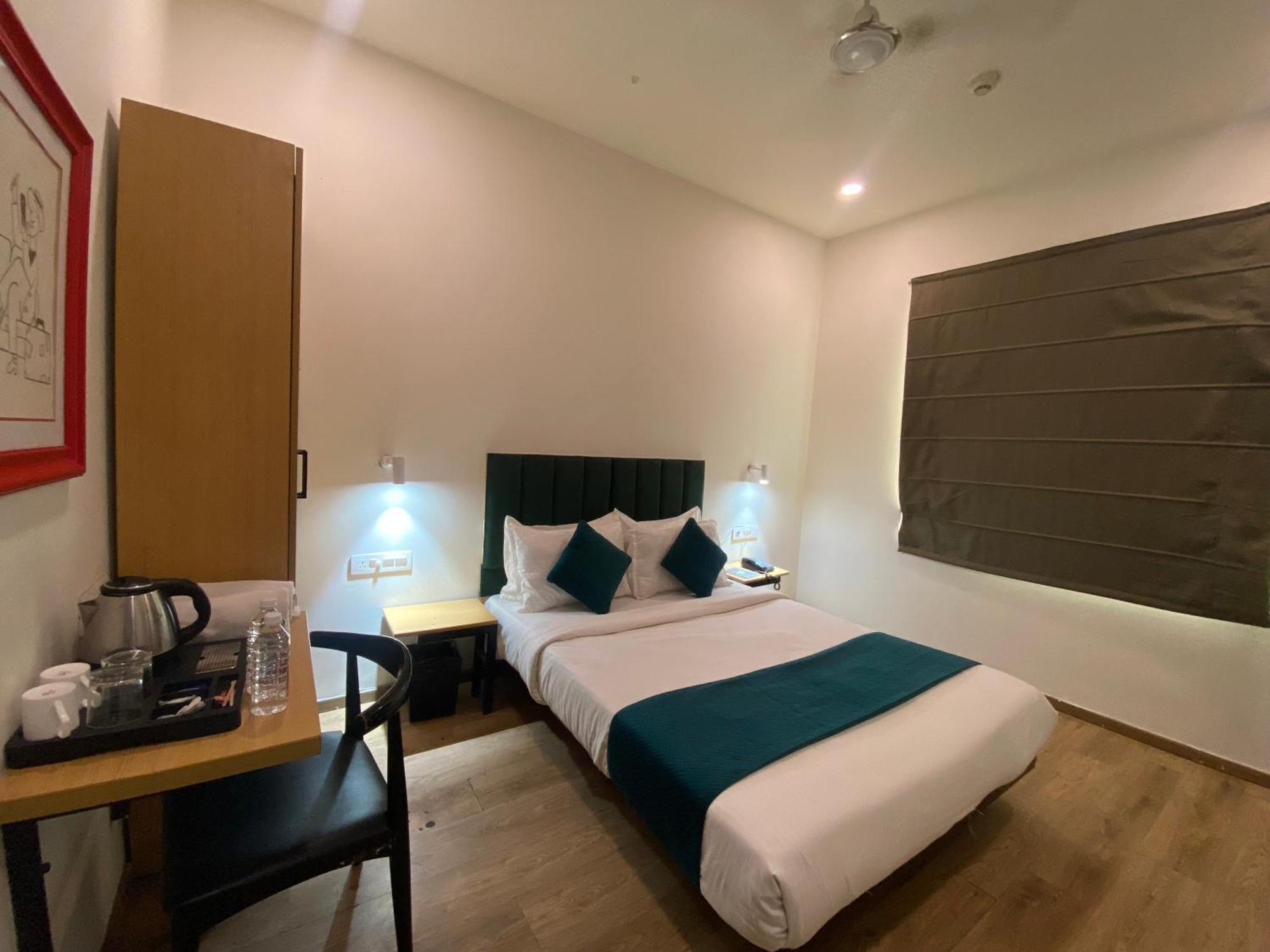 7 Star Hotel 3*