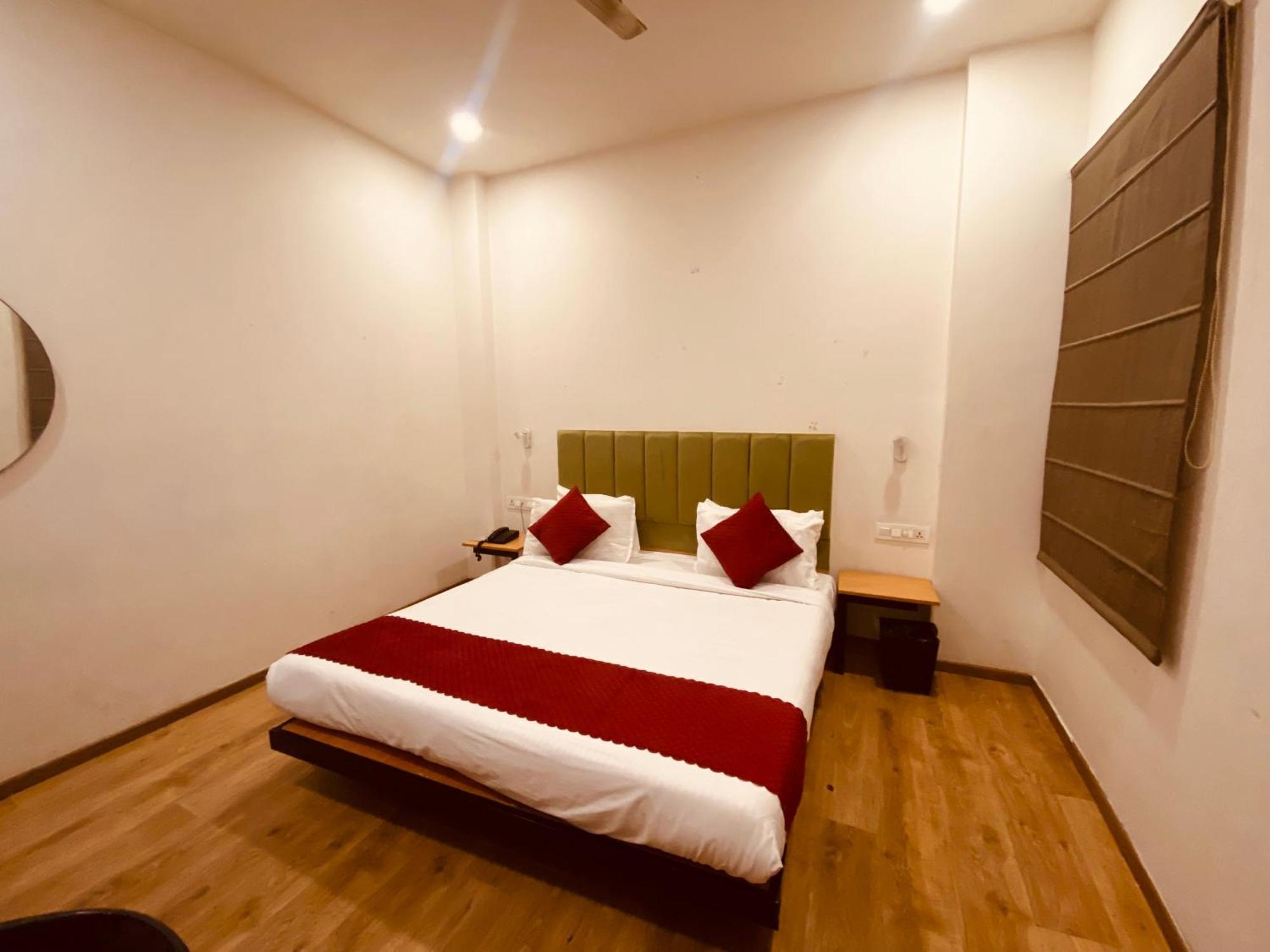 7 Star 3* Delhi (National Capital Territory of India)