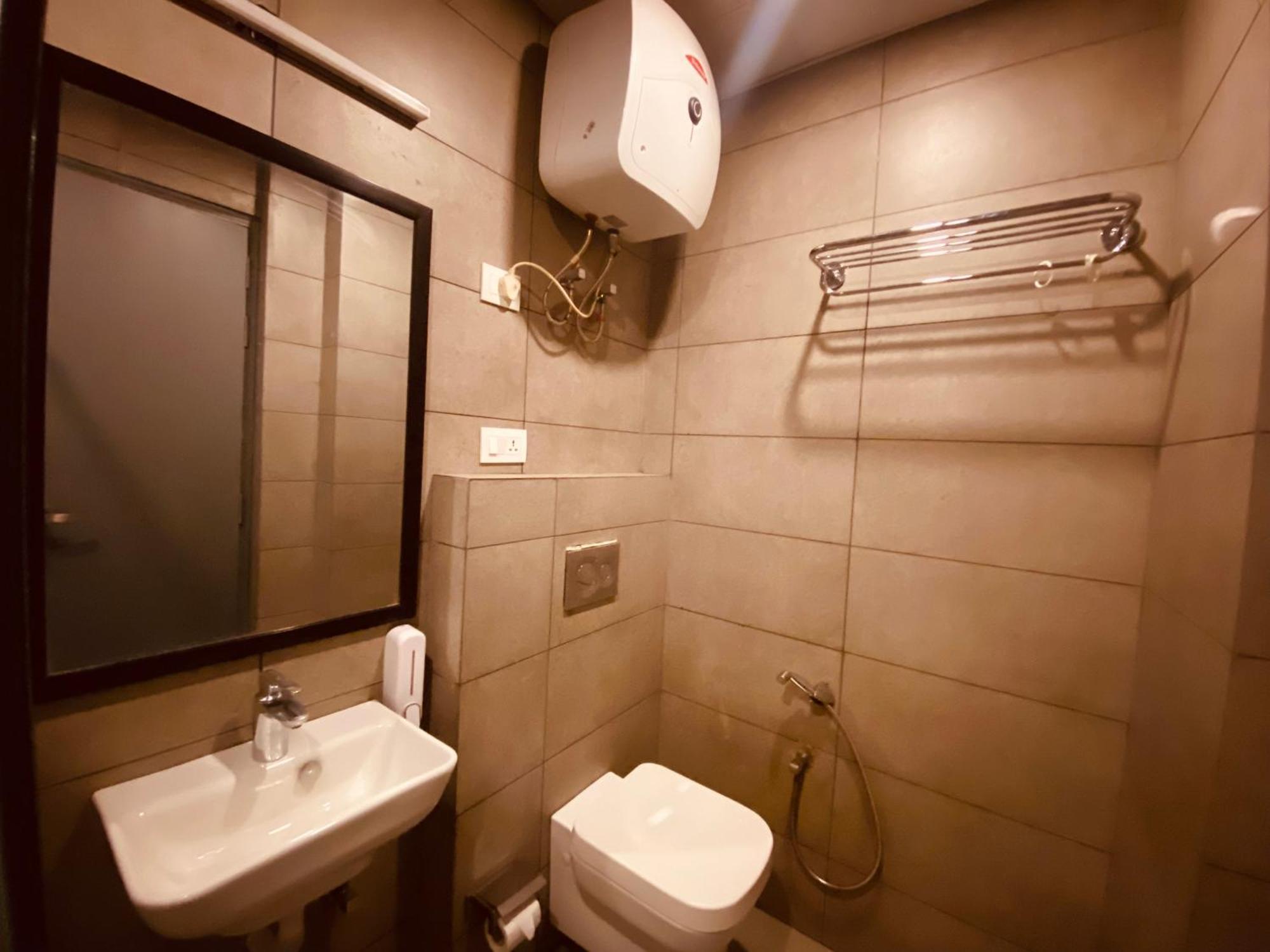 7 Star Hotel 3*