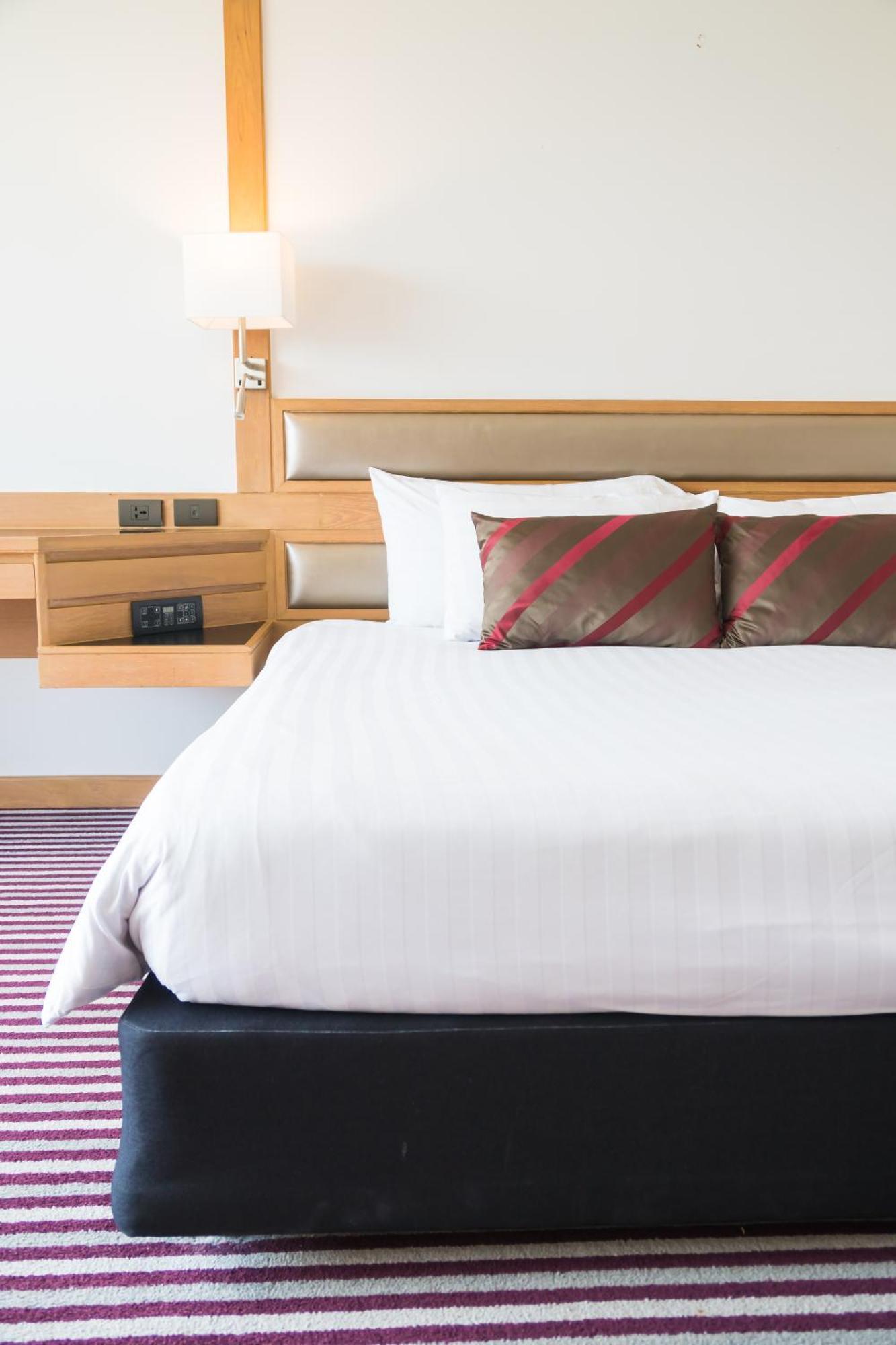 Hotel Premium Tark Near Igi Airport 4*