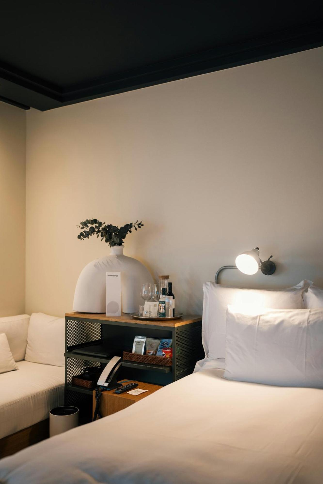 Prime Ambs A Family - Delhi Airport Hotel New Delhi