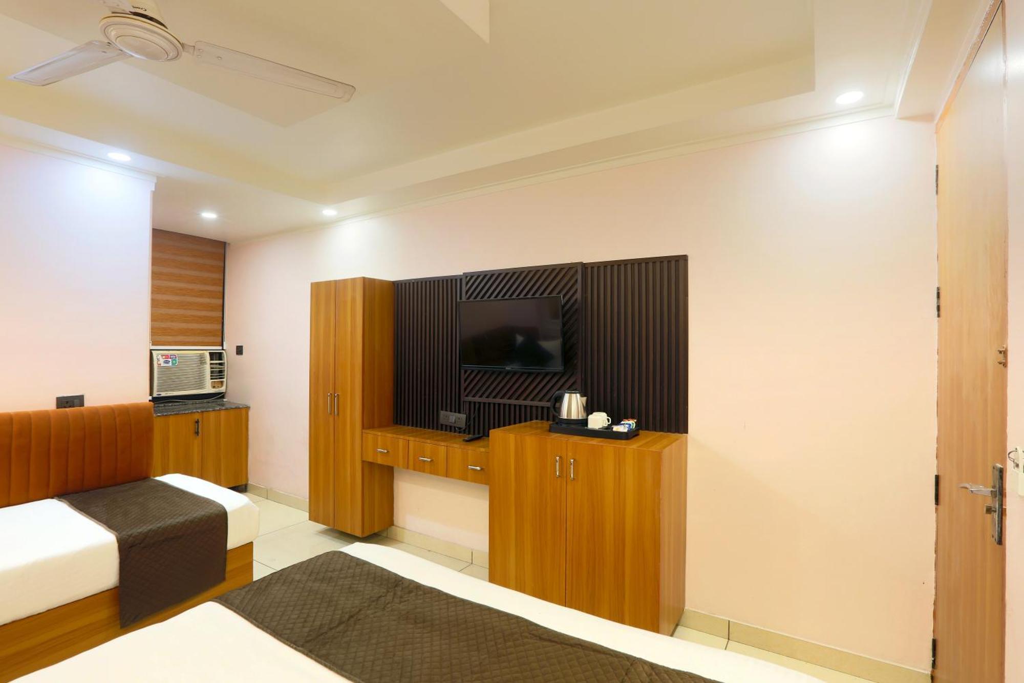 Hotel Aerostay Empire Near Igi Airport