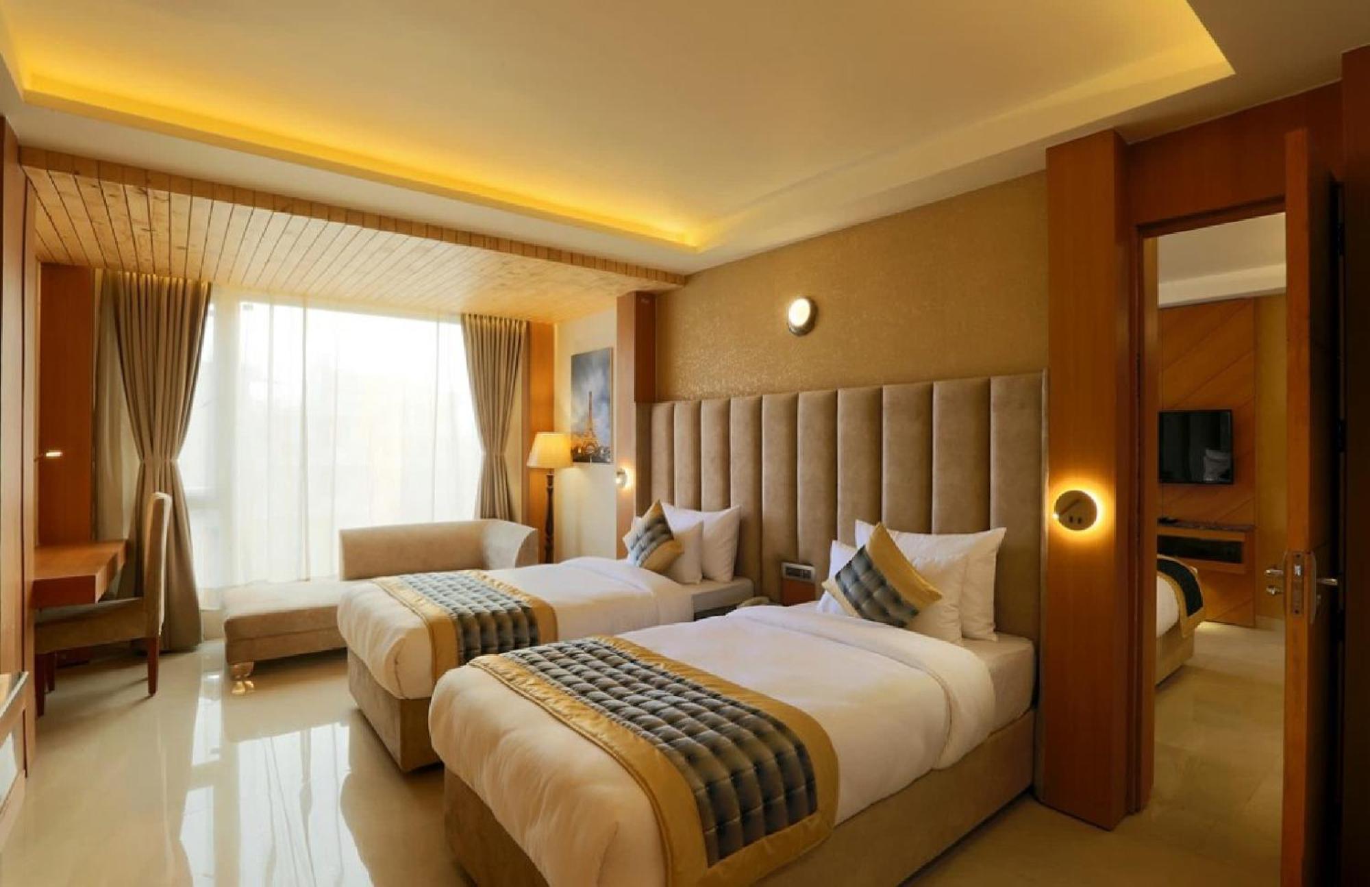 Aerostay Empire Near Igi Airport Hotel 4*