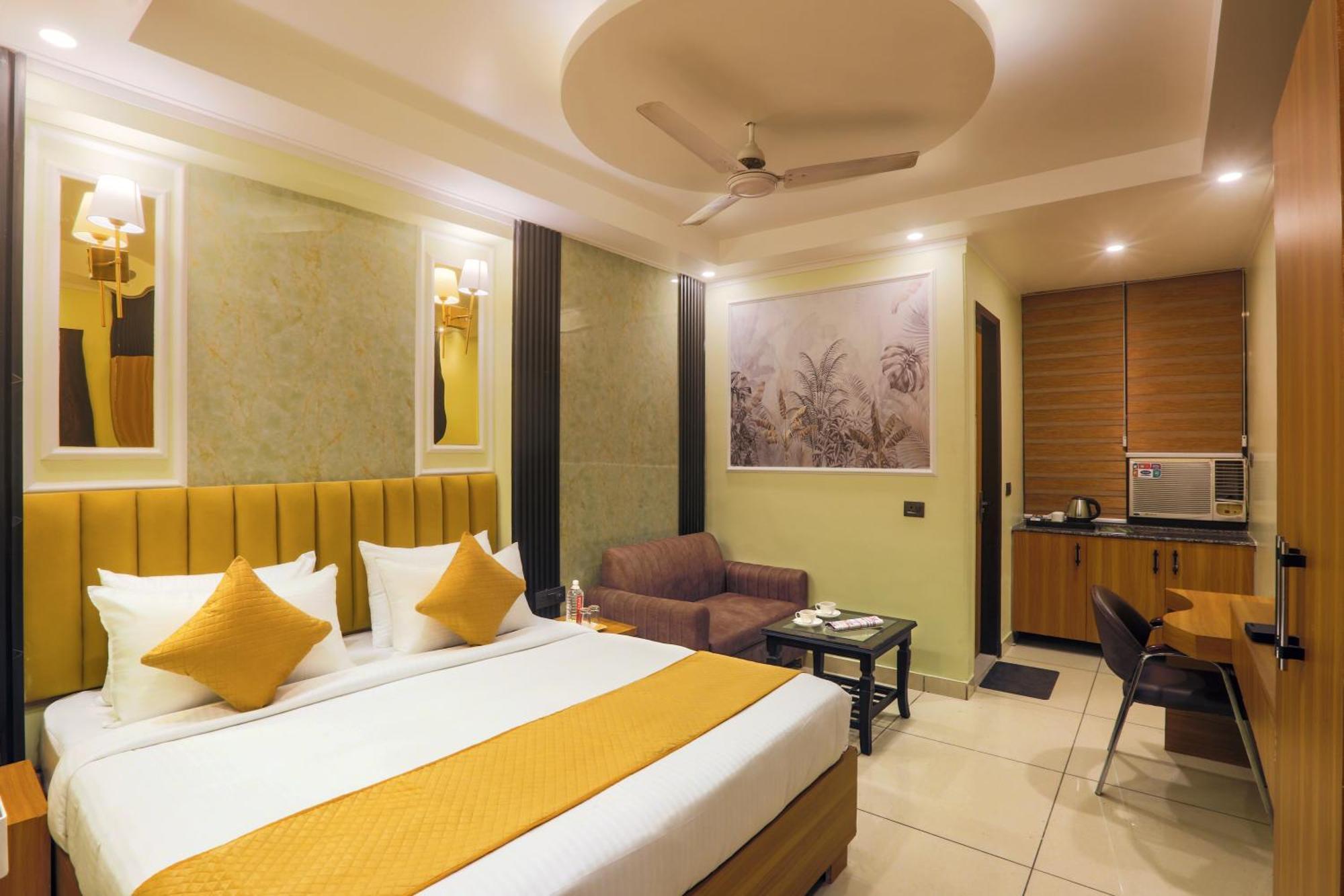 Hotel Aerostay Empire Near Igi Airport 4*