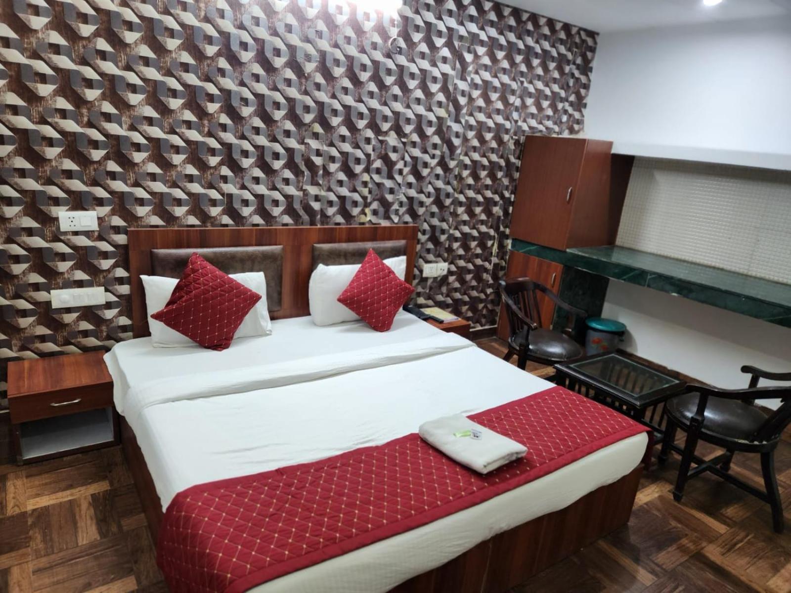 Naveen Hotel New Delhi