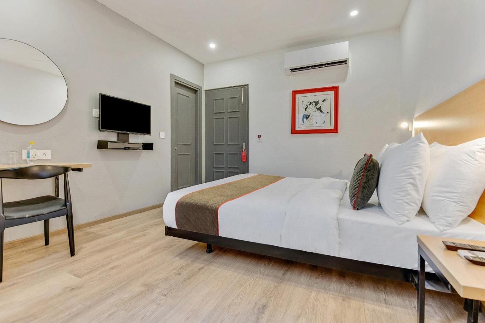 Grand Lite Near Delhi Airport New Delhi