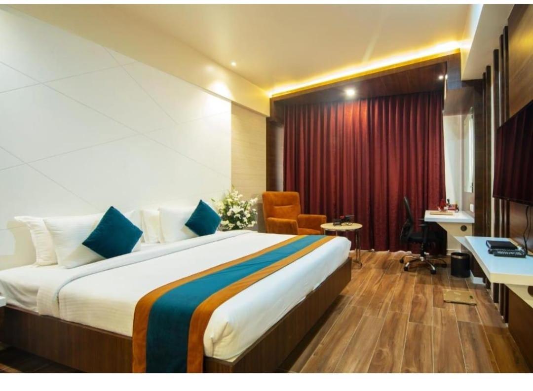 Classy Twilight Hotel 2*