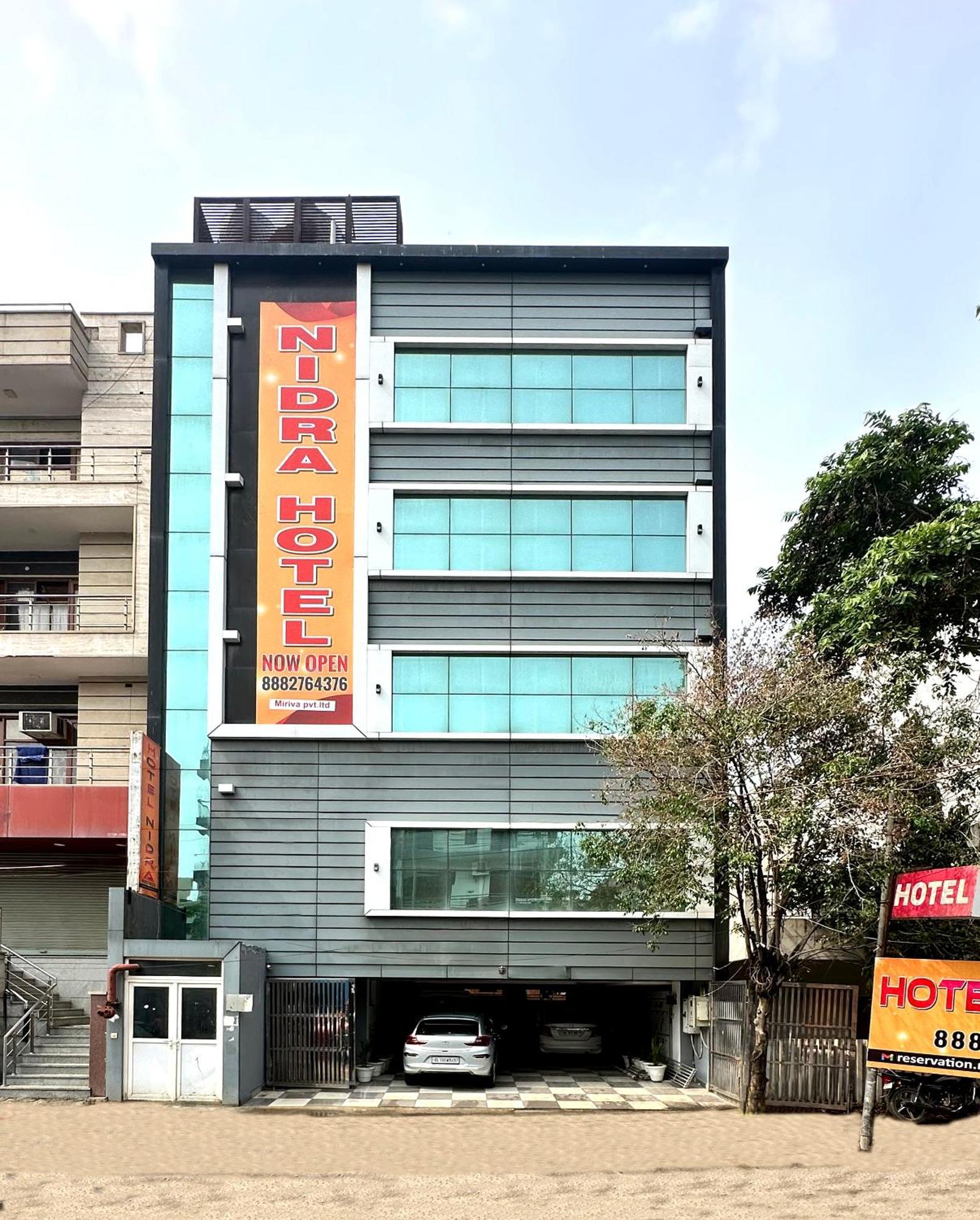 7 Star Hotel 3*
