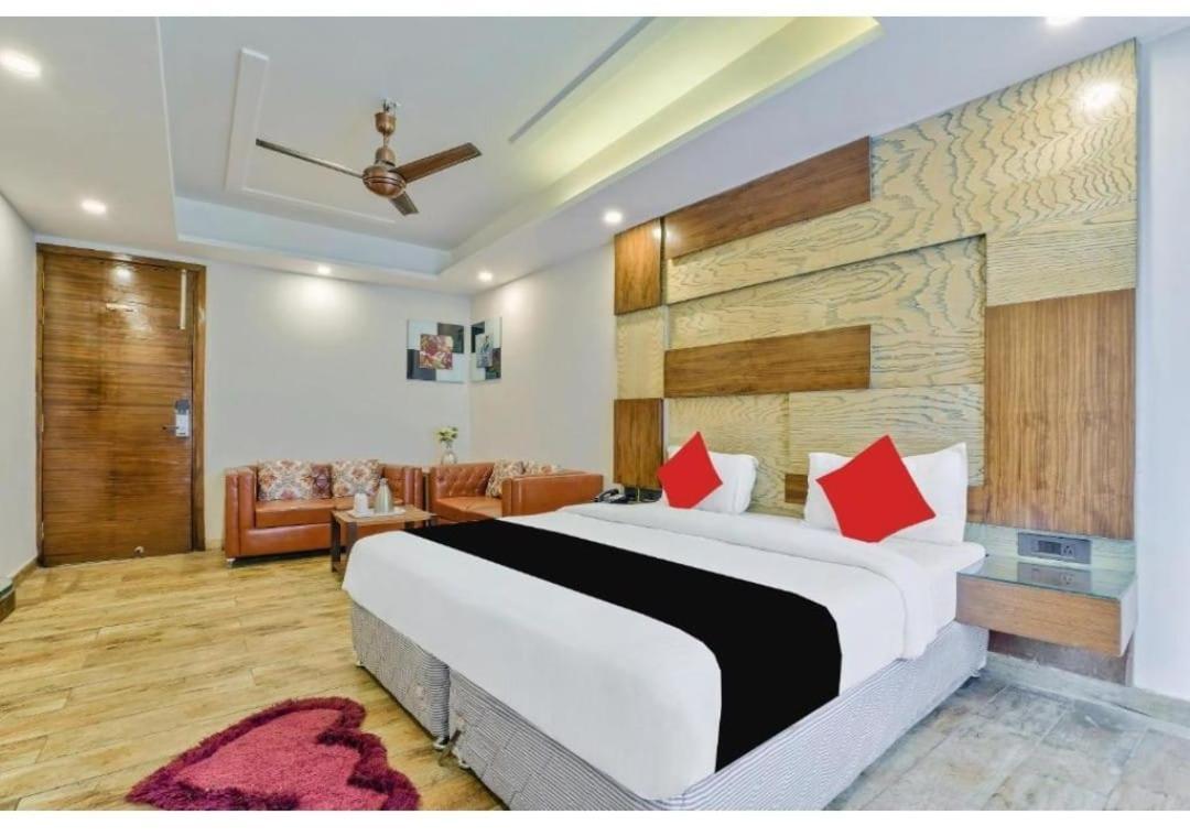 Classy Twilight New Delhi