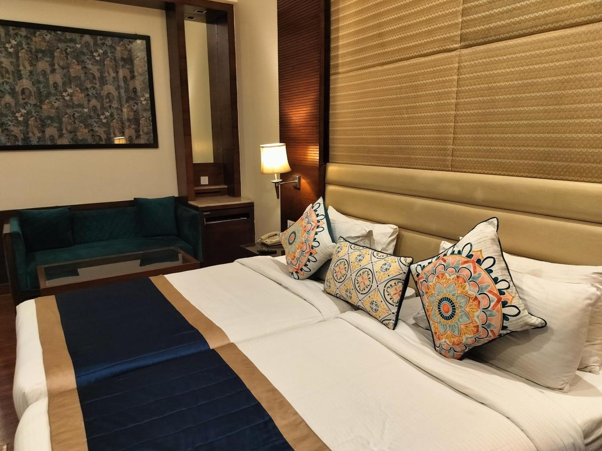 Hotel Oodles Chhattarpur South Delhi New Delhi