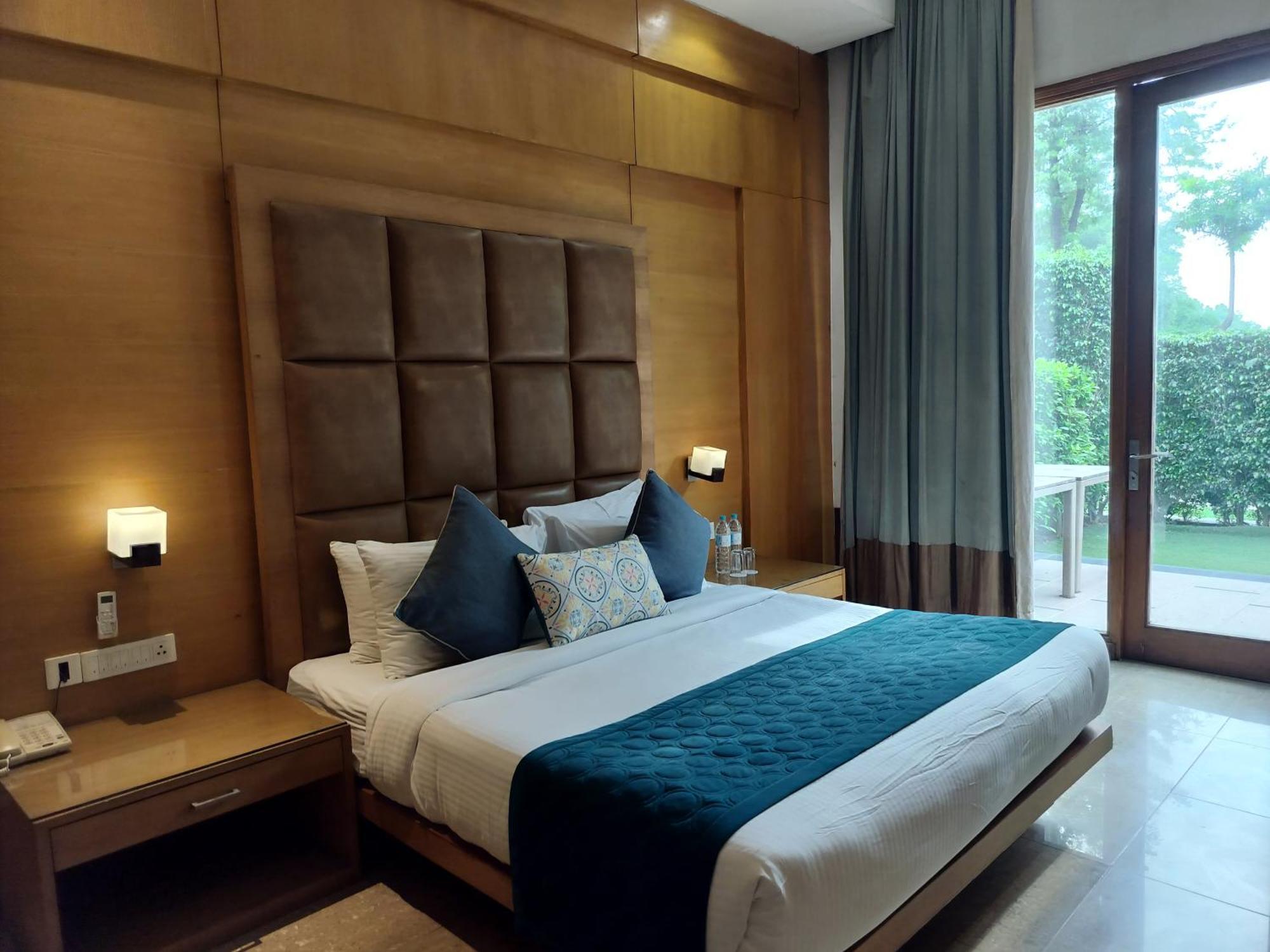 Hotel Oodles Chhattarpur South Delhi