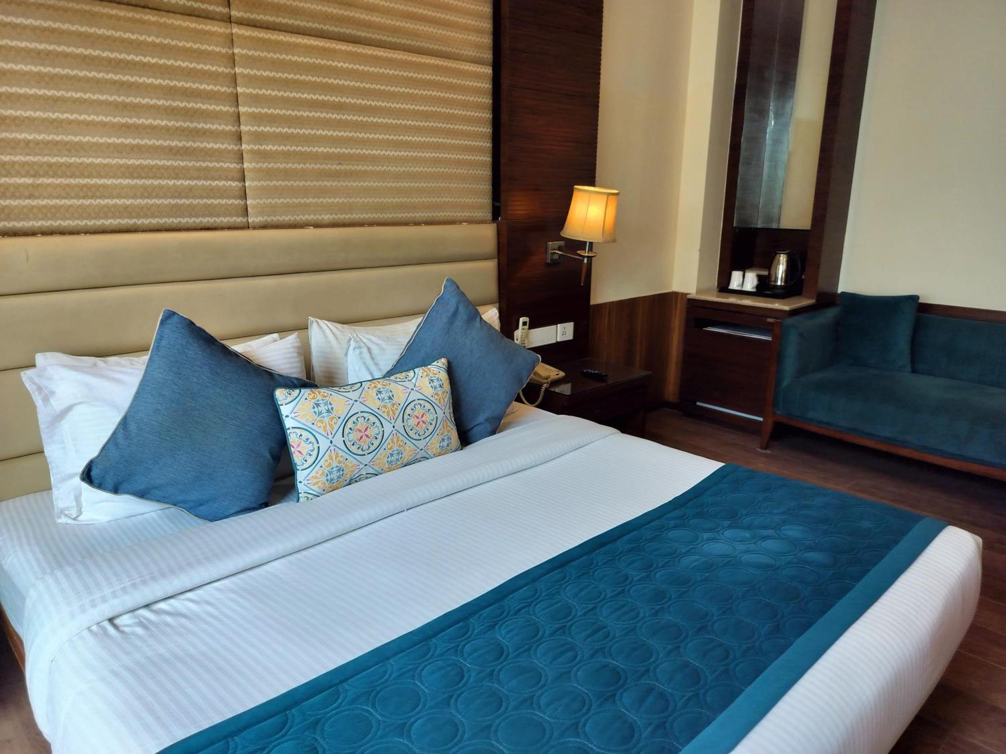 Oodles Chhattarpur South Delhi 4*