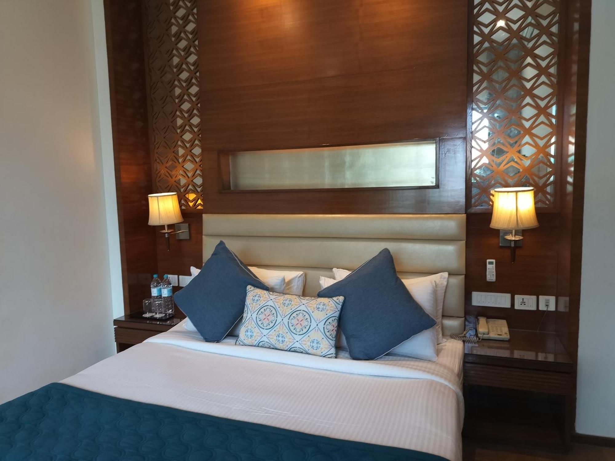 Oodles Chhattarpur South Delhi Hotel