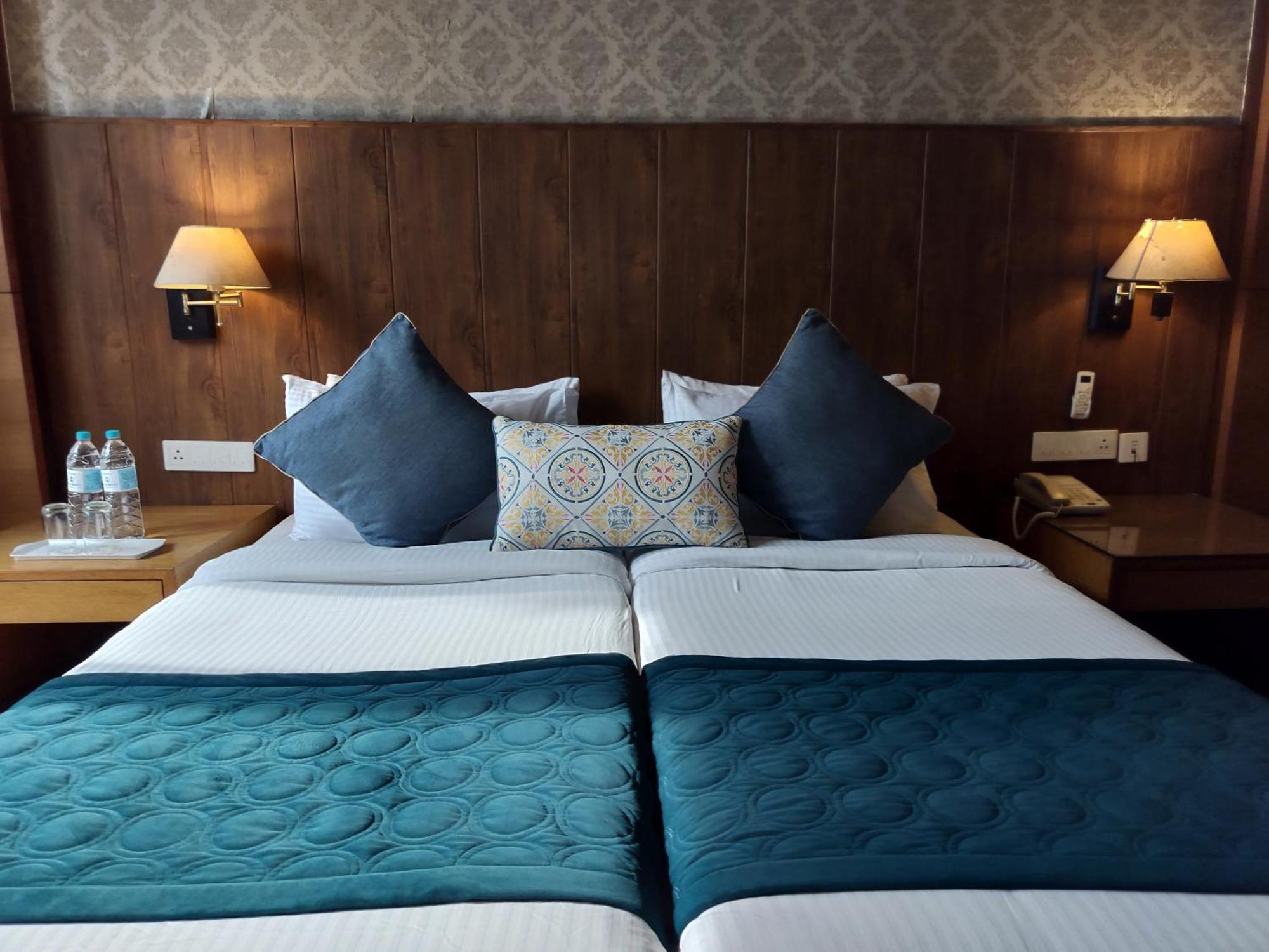 Oodles Chhattarpur South Delhi Hotel