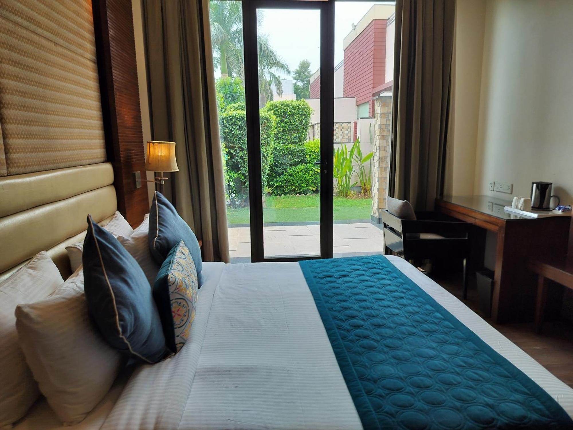 Oodles Chhattarpur South Delhi 4*