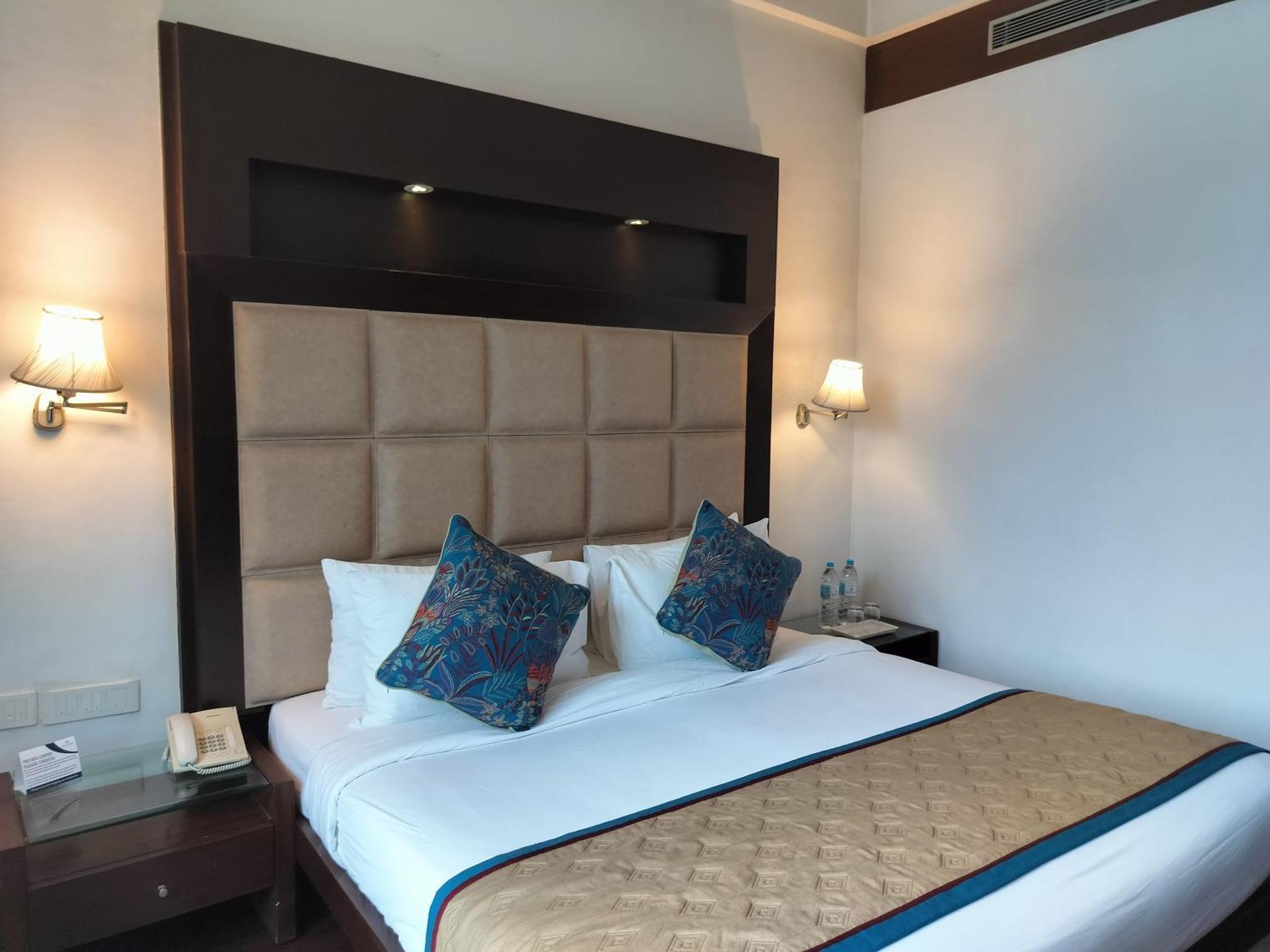 Hotel Bel-la Monde Nh8 At 6km From Igi Airport Delhi 4*