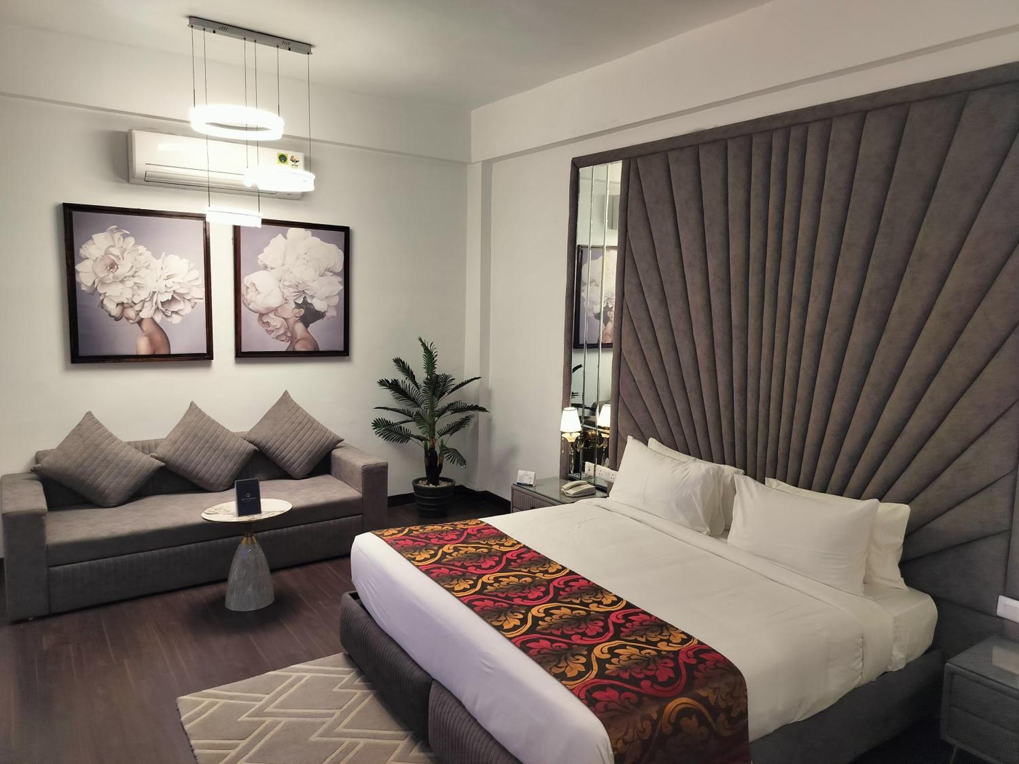 Hotel Bel-la Monde Nh8 At 6km From Igi Airport Delhi 4*