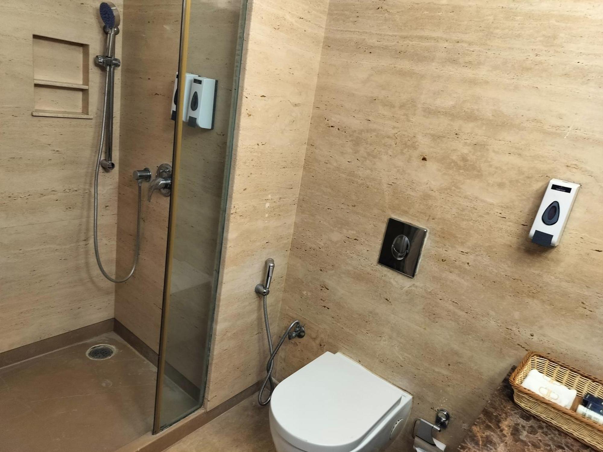 Hotel Bel-la Monde Nh8 At 6km From Igi Airport Delhi New Delhi
