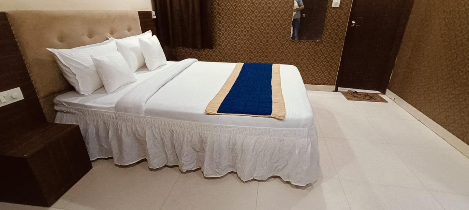 Hotel Classy Twilight New Delhi