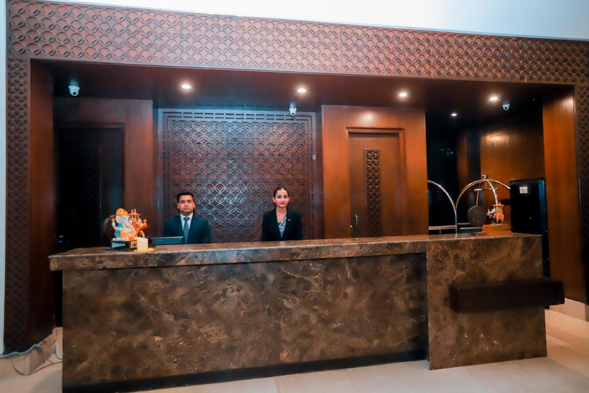 Hotel Bel-la Monde Nh8 At 6km From Igi Airport Delhi