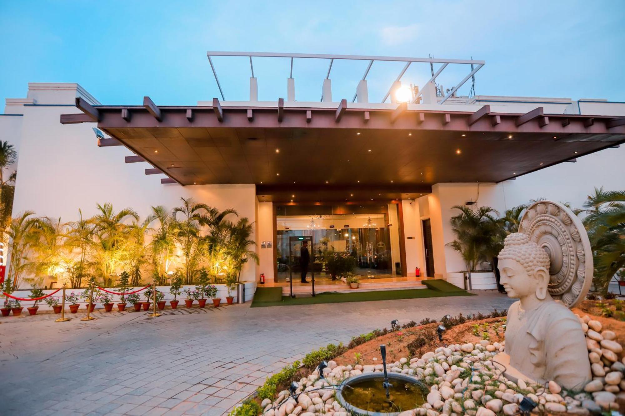 Bel-la Monde Nh8 At 6km From Igi Airport Delhi New Delhi