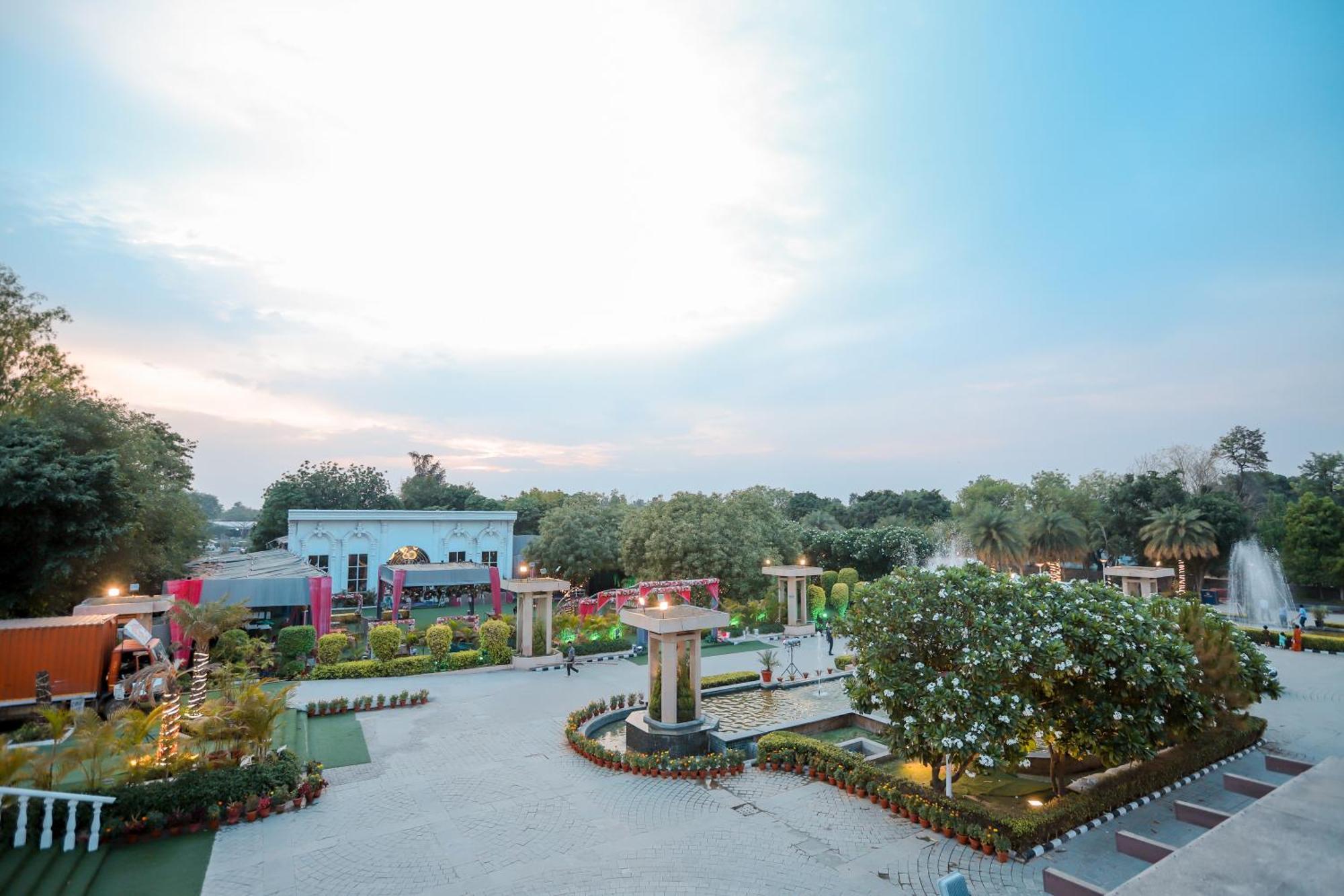 Hotel Bel-la Monde Nh8 At 6km From Igi Airport Delhi 4*
