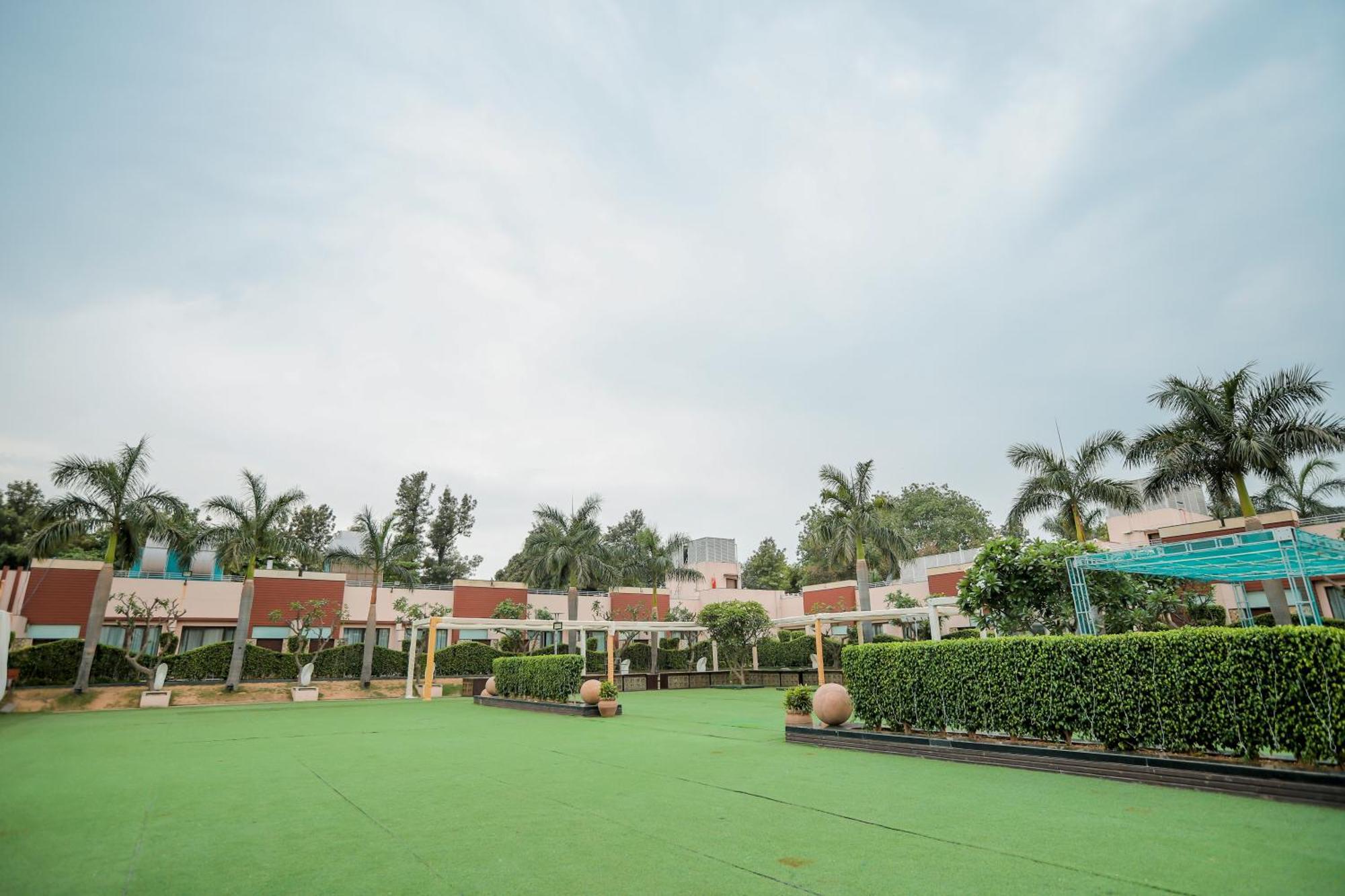 Hotel Oodles Chhattarpur South Delhi New Delhi