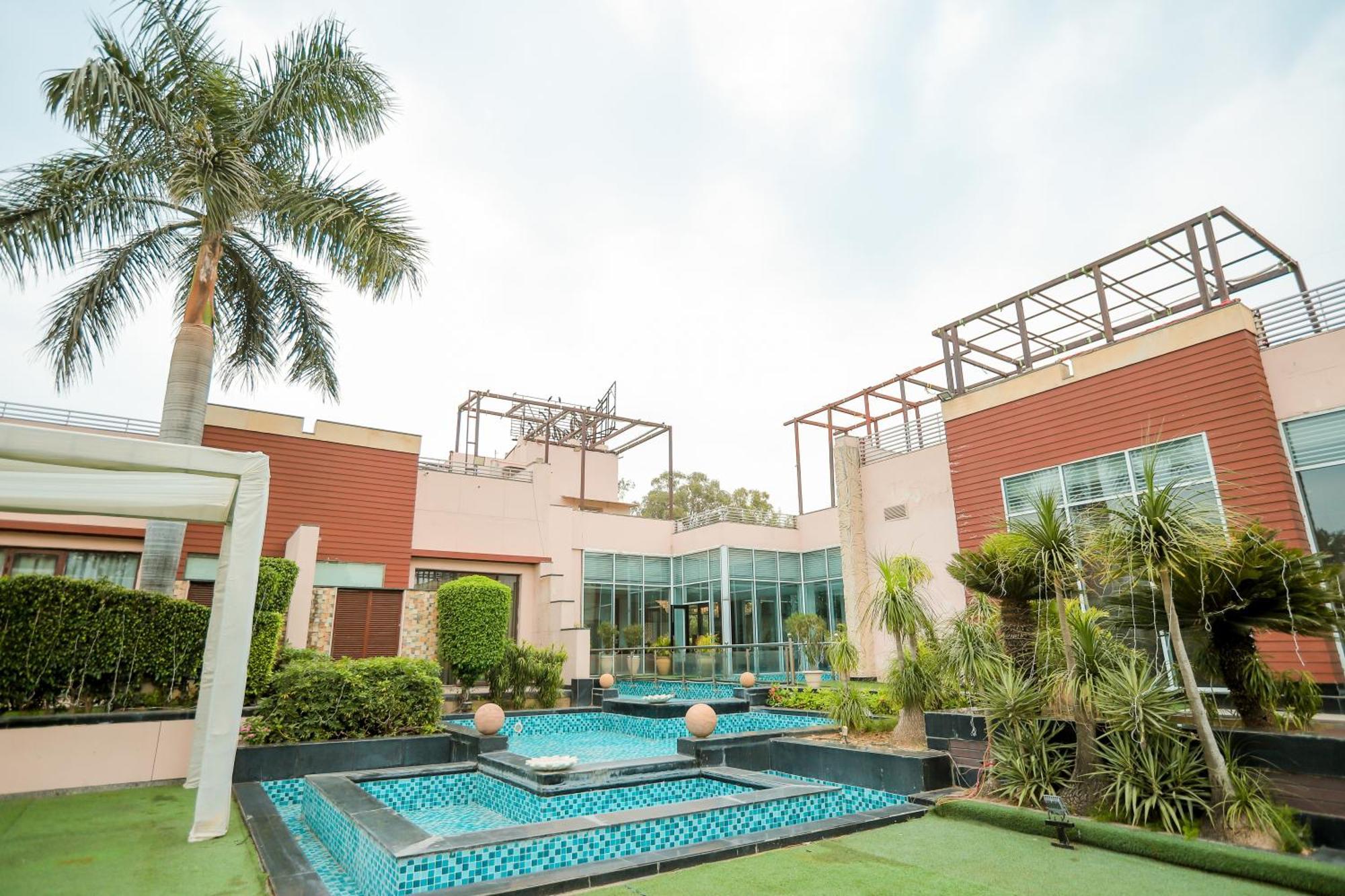Oodles Chhattarpur South Delhi 4*