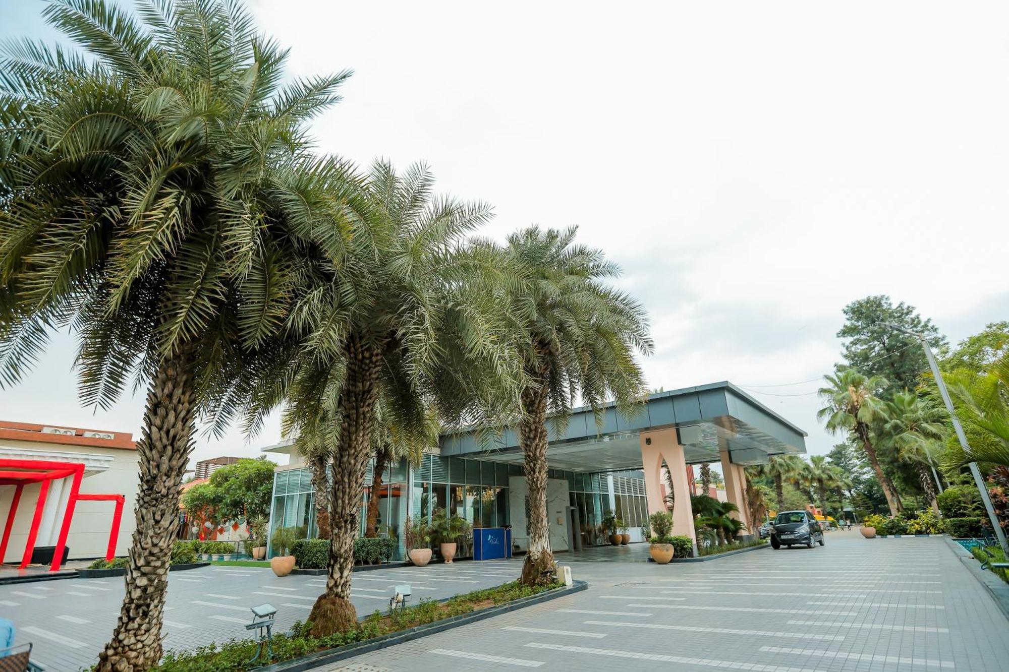 Oodles Chhattarpur South Delhi Hotel 4*
