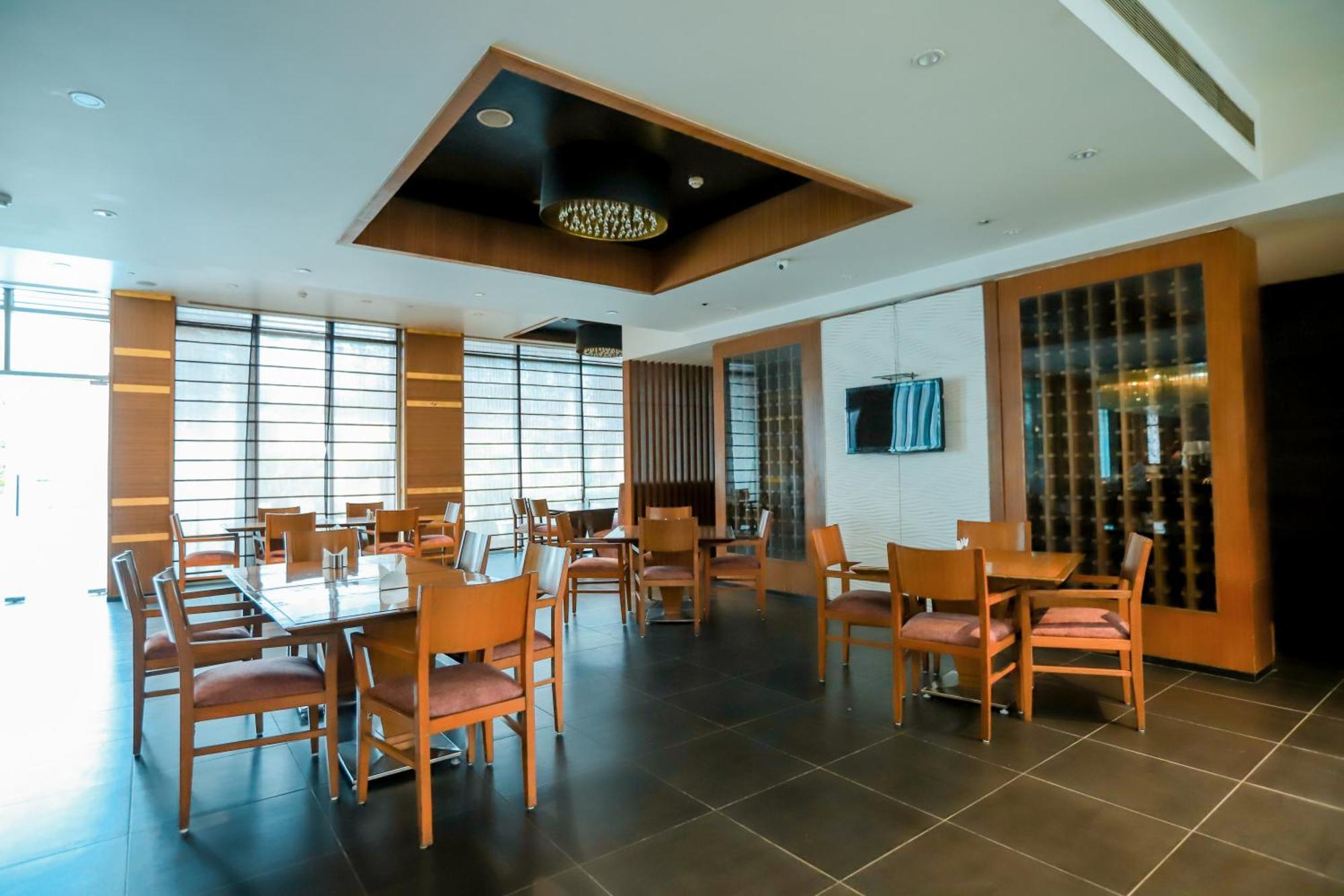 Hotel Oodles Chhattarpur South Delhi New Delhi