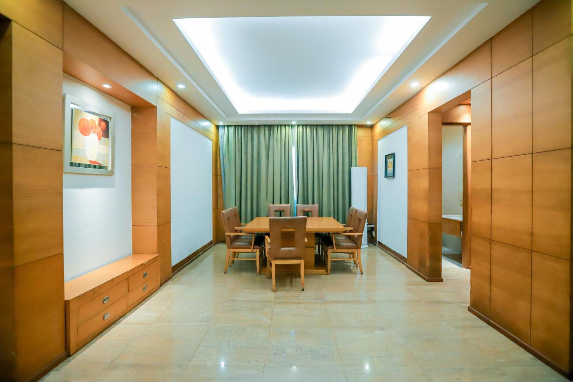 Oodles Chhattarpur South Delhi 4* New Delhi