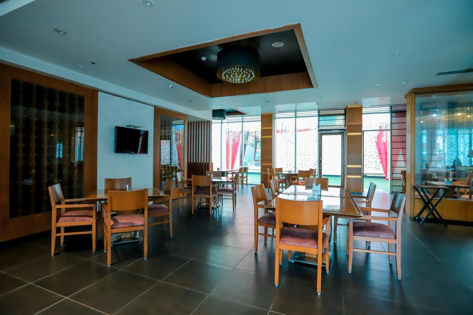 Oodles Chhattarpur South Delhi 4* New Delhi