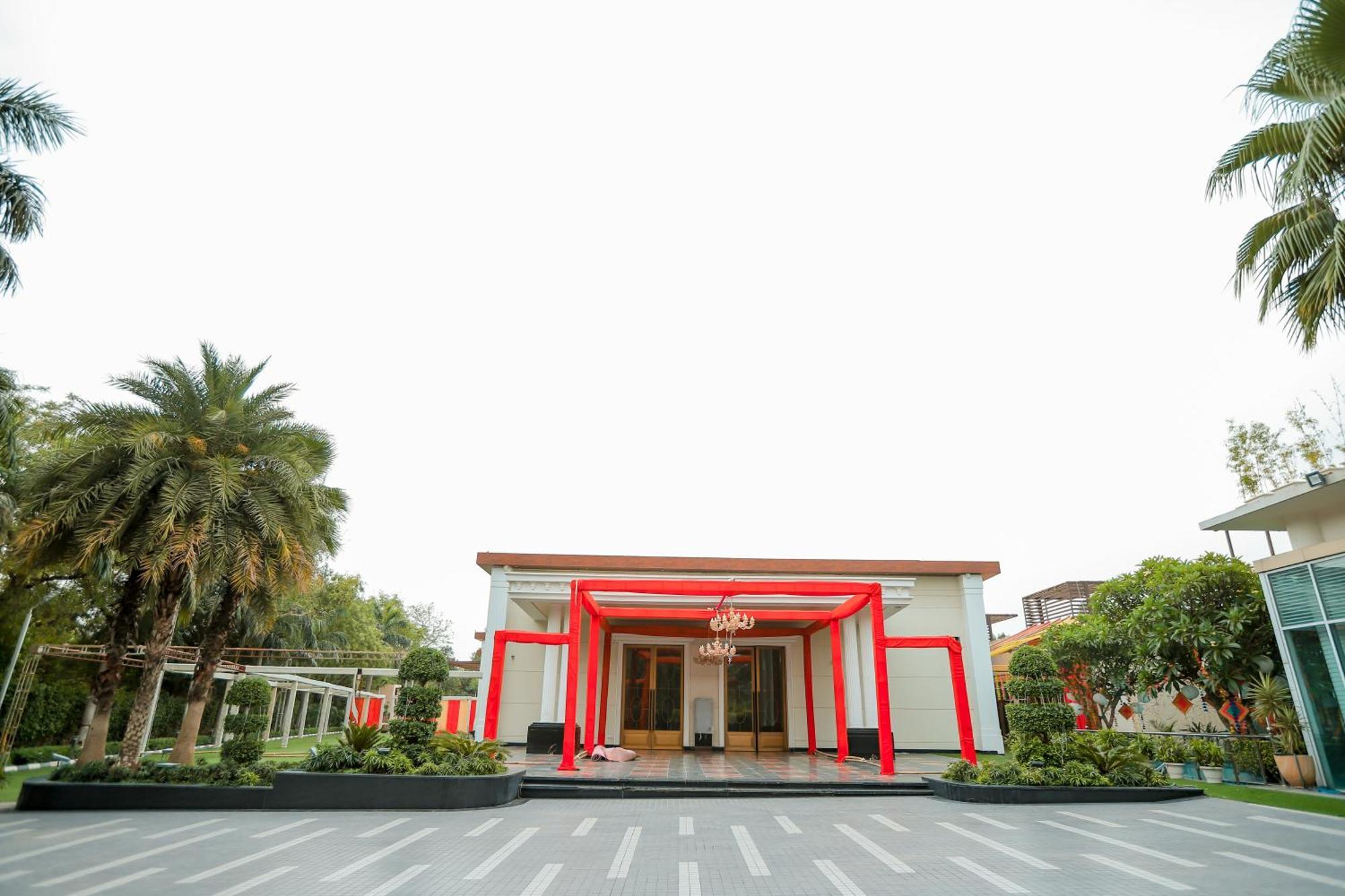 Hotel Oodles Chhattarpur South Delhi