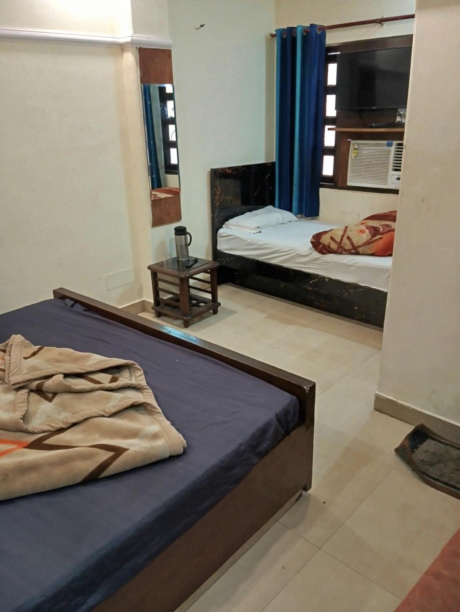 Hotel Mourya Dx