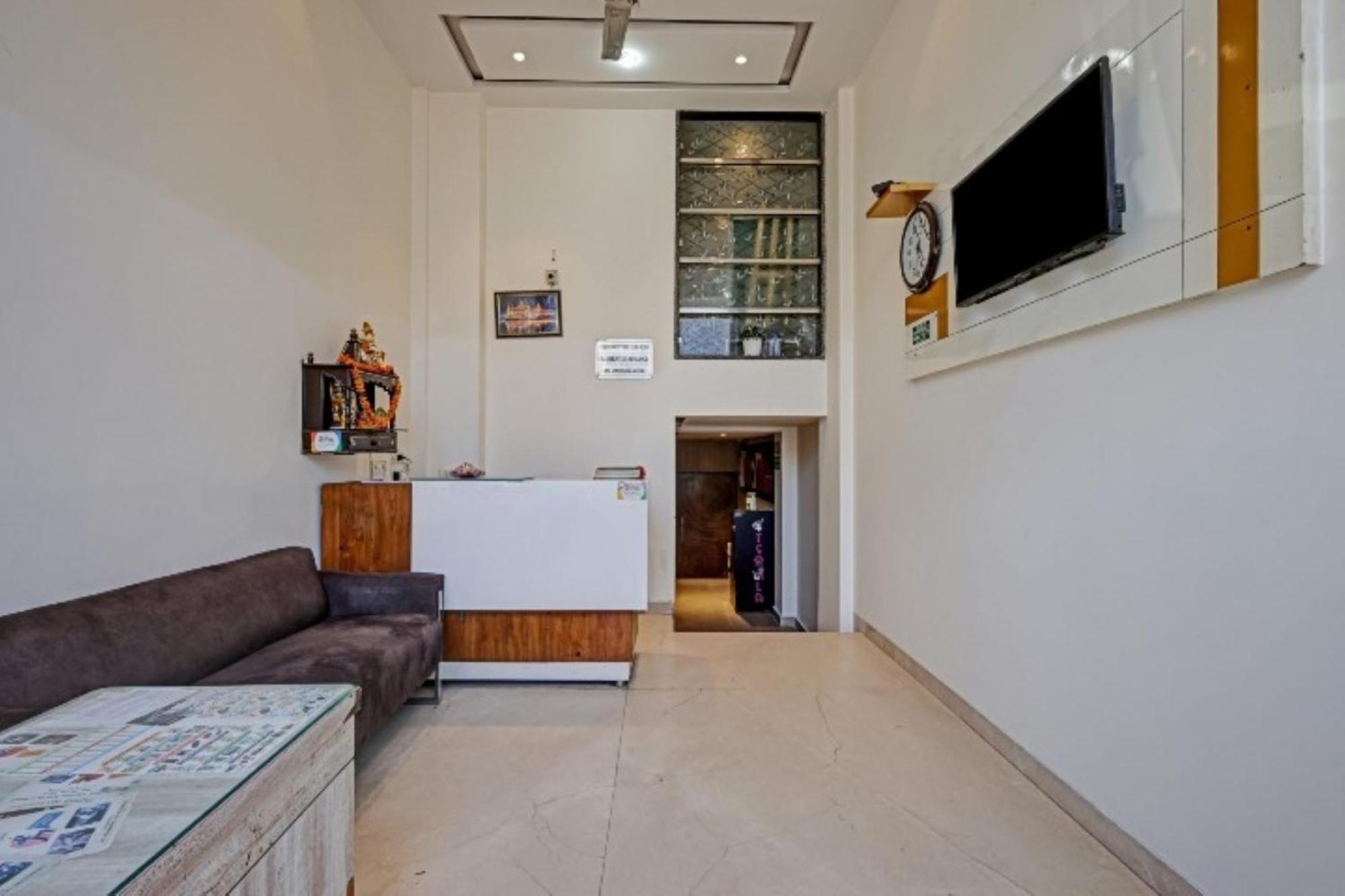 Hotel Paharganj - By - Homely Cashew
