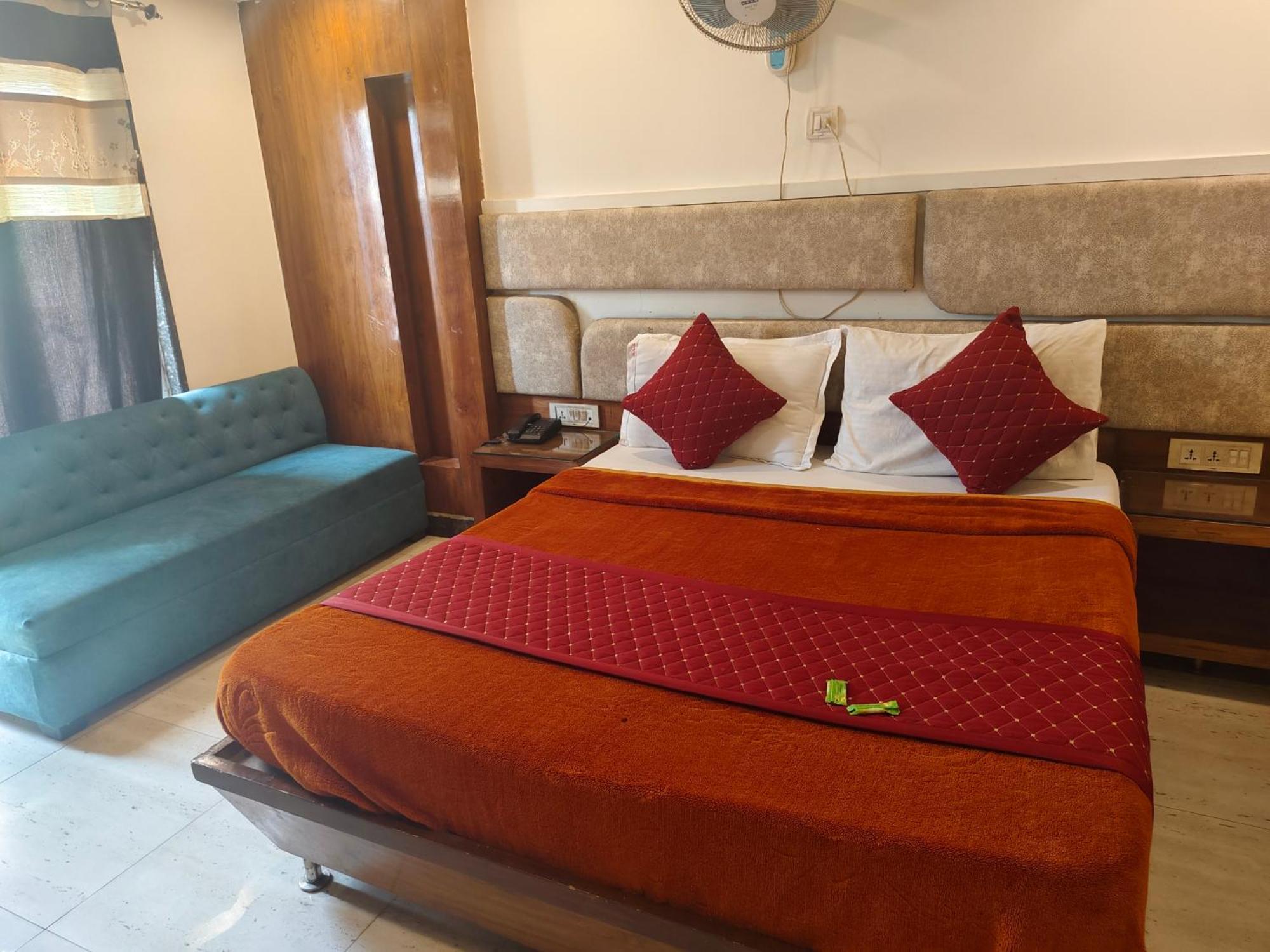 Paharganj - By - Homely Cashew 3*