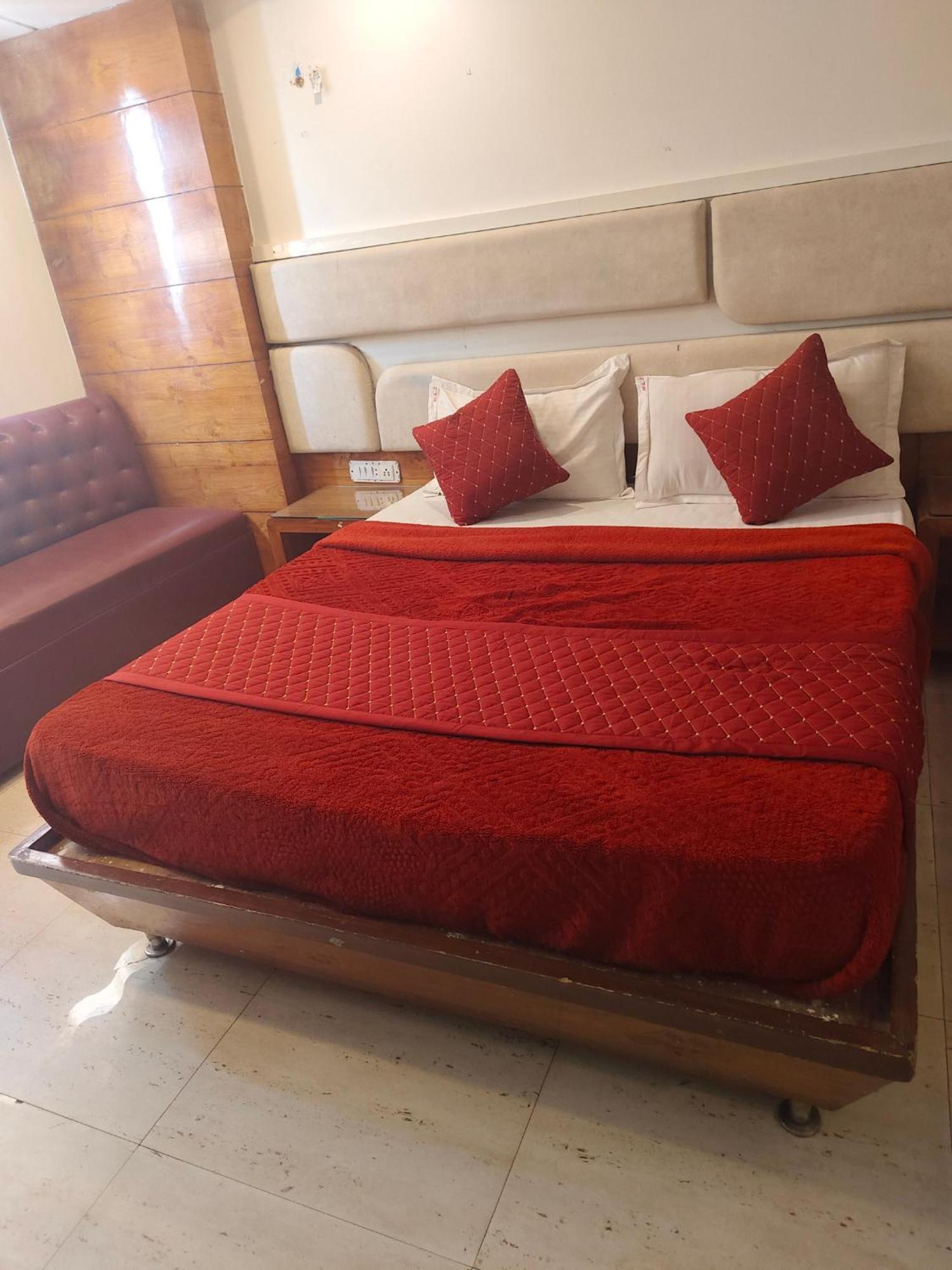 Paharganj - By - Homely Cashew
