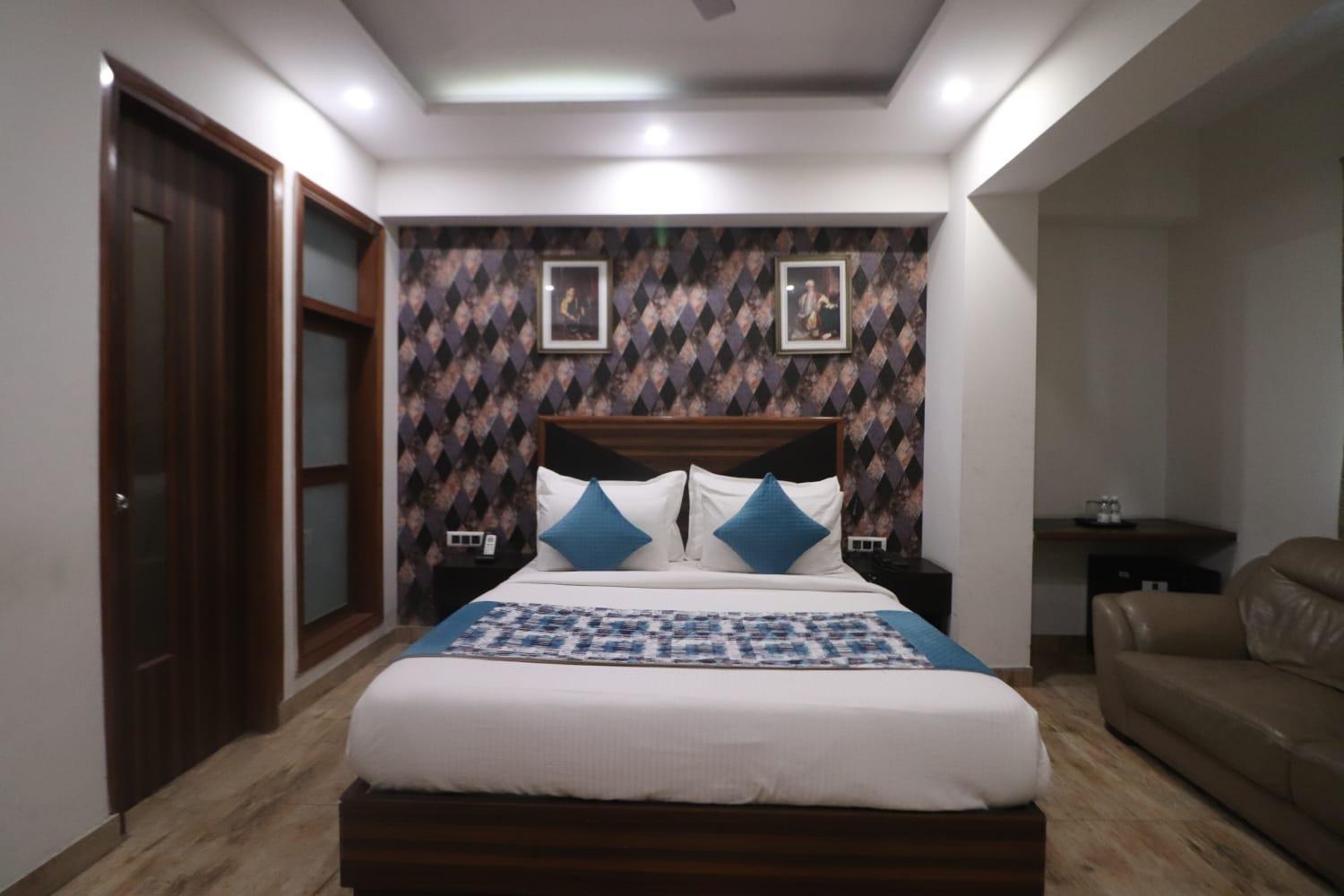 Gl Near Delhi Airport