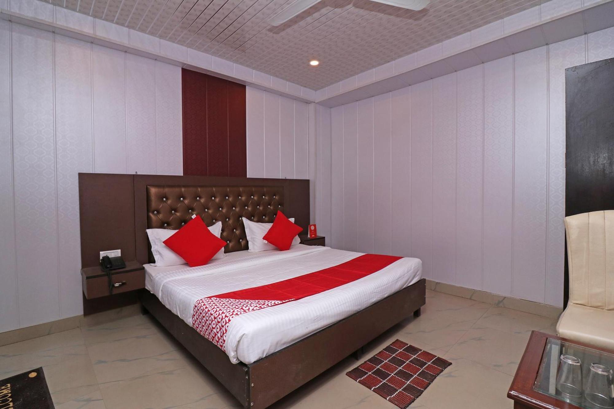 O Embassy 3* New Delhi
