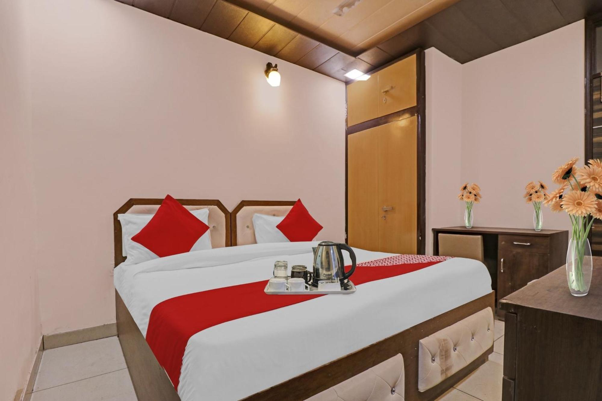 Oyo 90274 Hotel Knight Inn 3* New Delhi