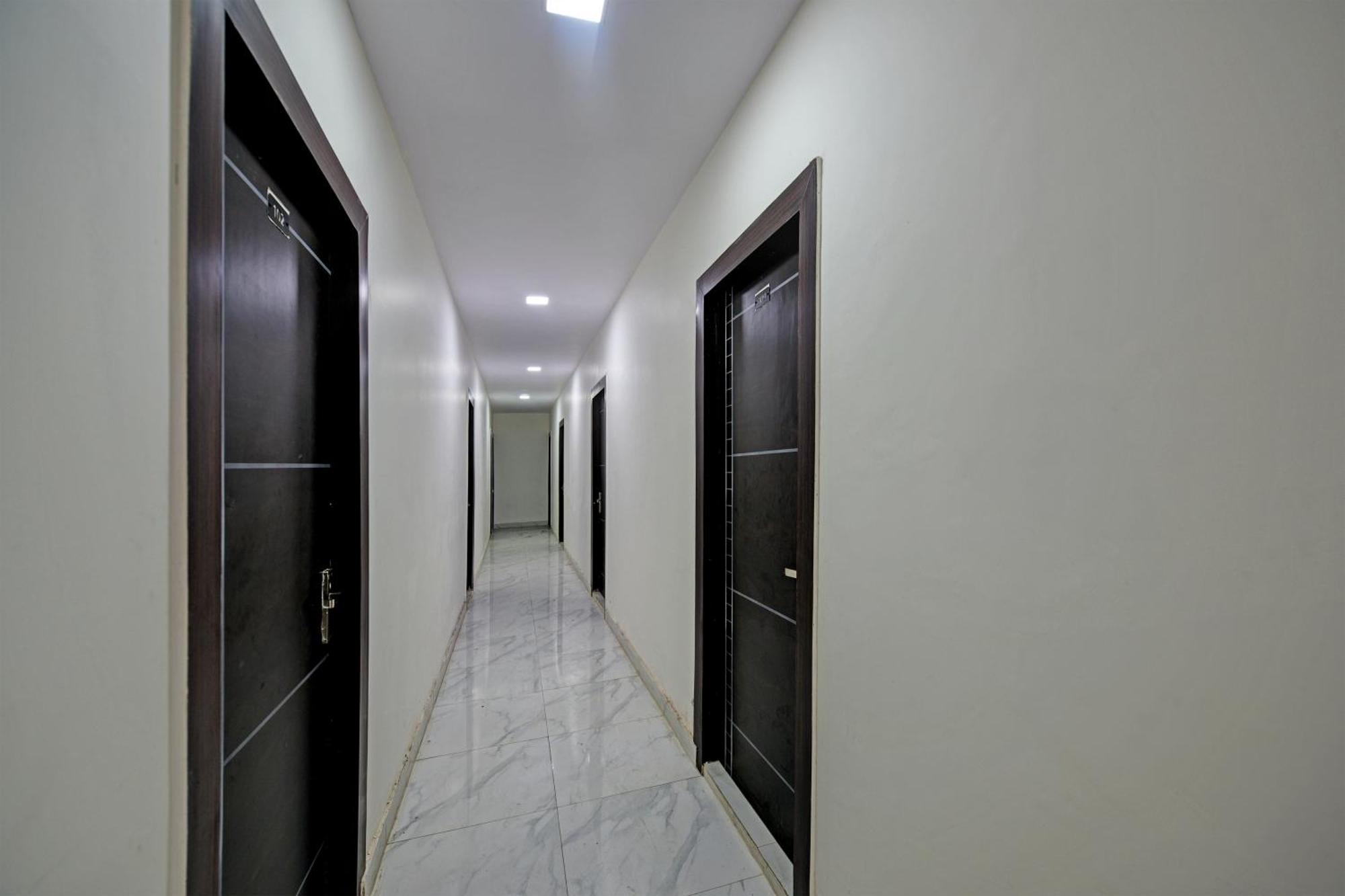 Hotel O Max New Delhi