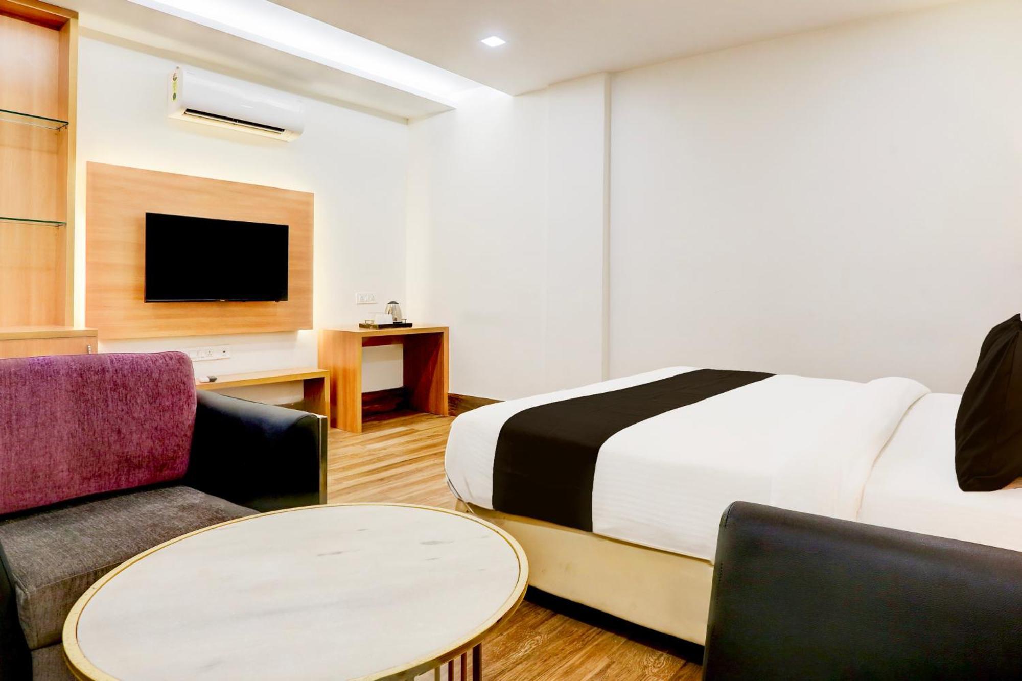 Hotel Palette Calista Premium Samalkha