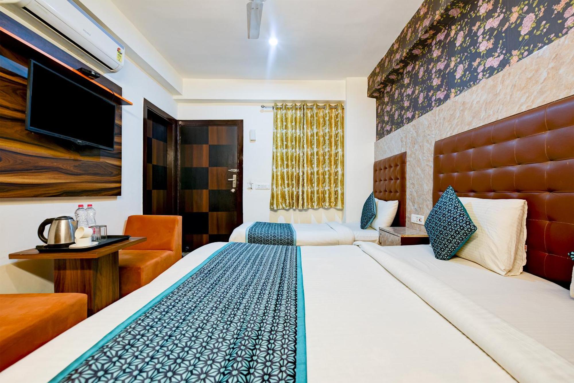 Square Plaza At Airport Guest house