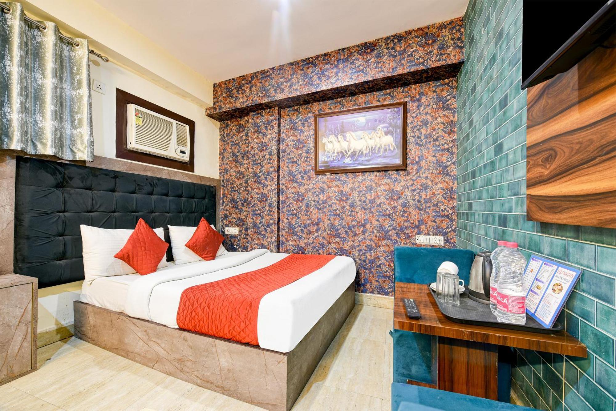 Square Plaza At Airport Guest house New Delhi